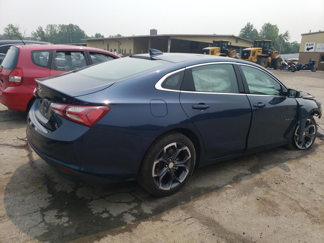 Photo 2 VIN: 1G1ZD5ST9NF135815 - CHEVROLET MALIBU 