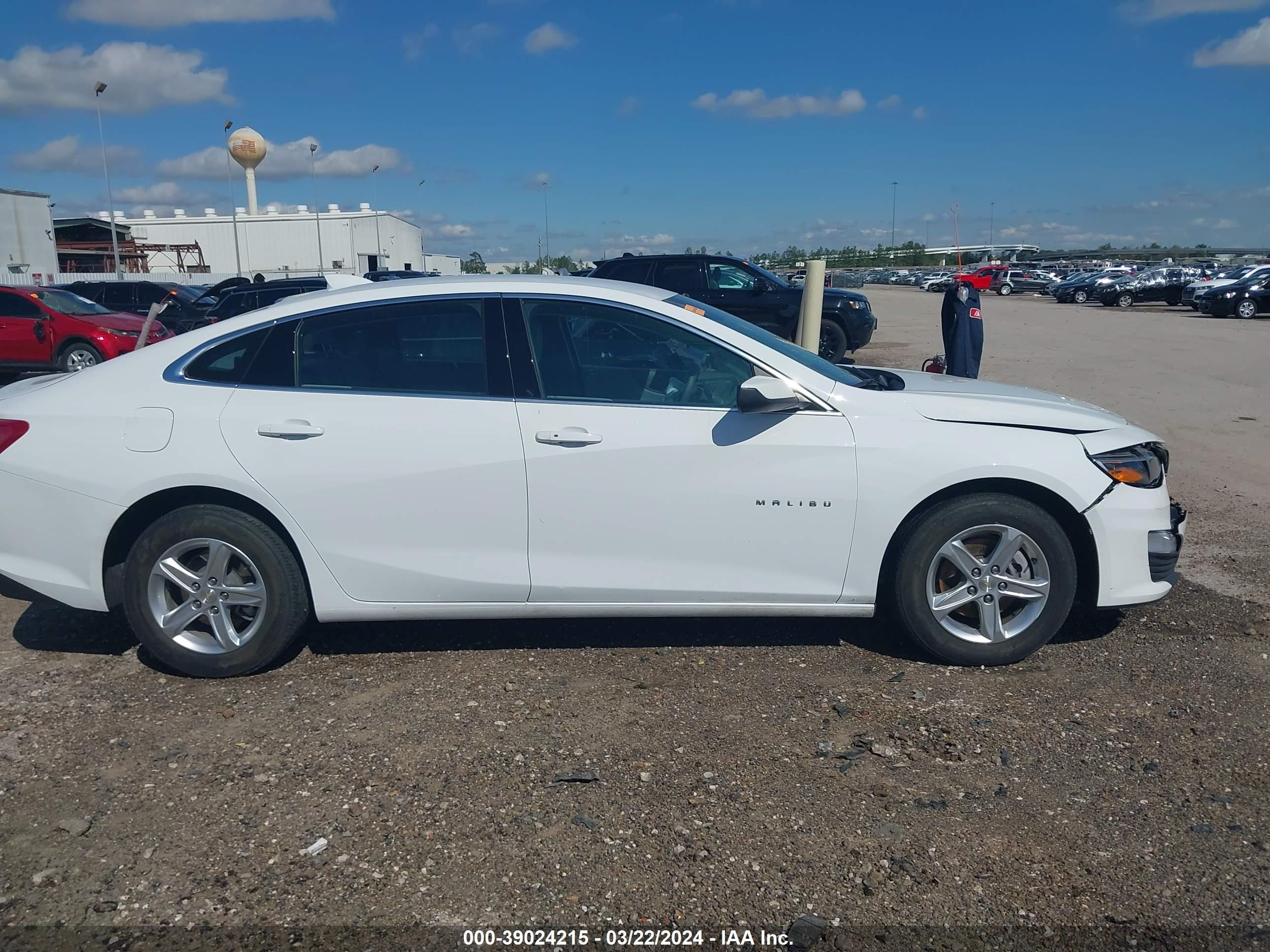 Photo 12 VIN: 1G1ZD5ST9NF184724 - CHEVROLET MALIBU 