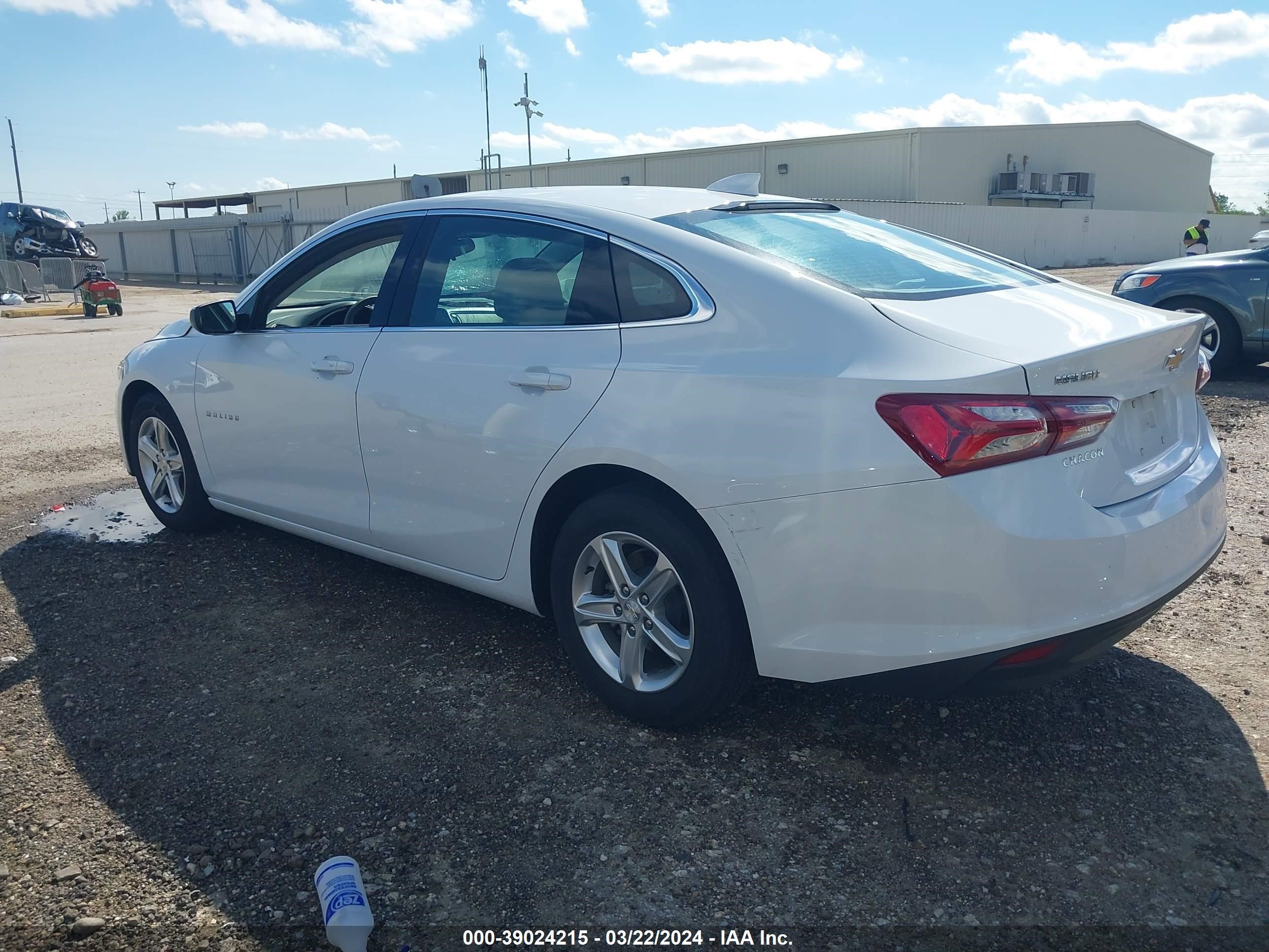 Photo 2 VIN: 1G1ZD5ST9NF184724 - CHEVROLET MALIBU 