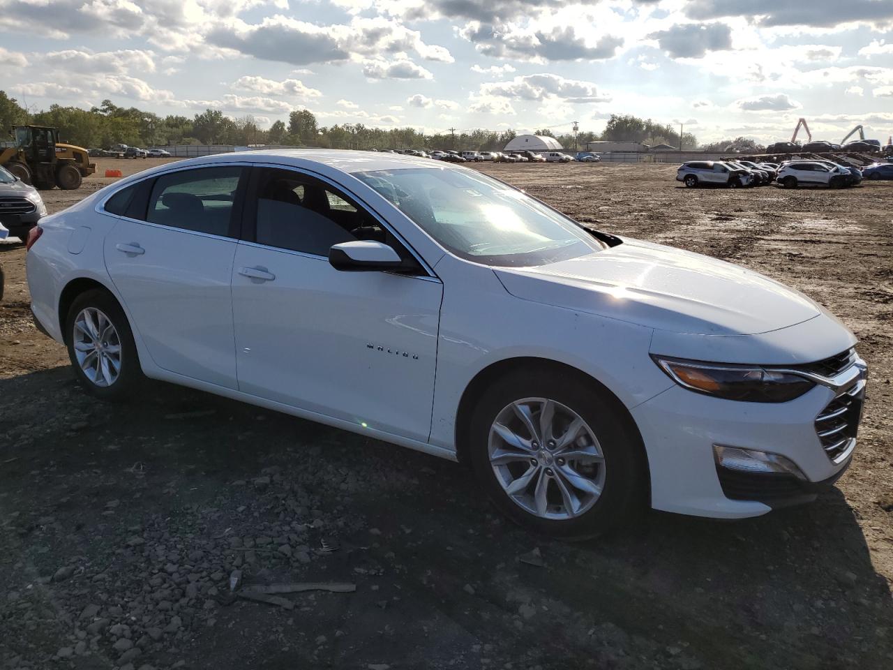 Photo 3 VIN: 1G1ZD5ST9PF209415 - CHEVROLET MALIBU 