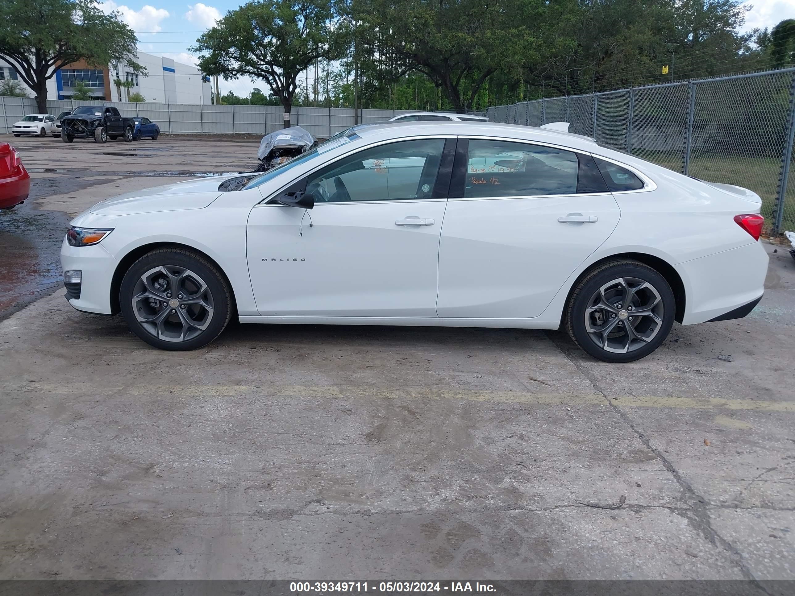 Photo 14 VIN: 1G1ZD5ST9RF170957 - CHEVROLET MALIBU 