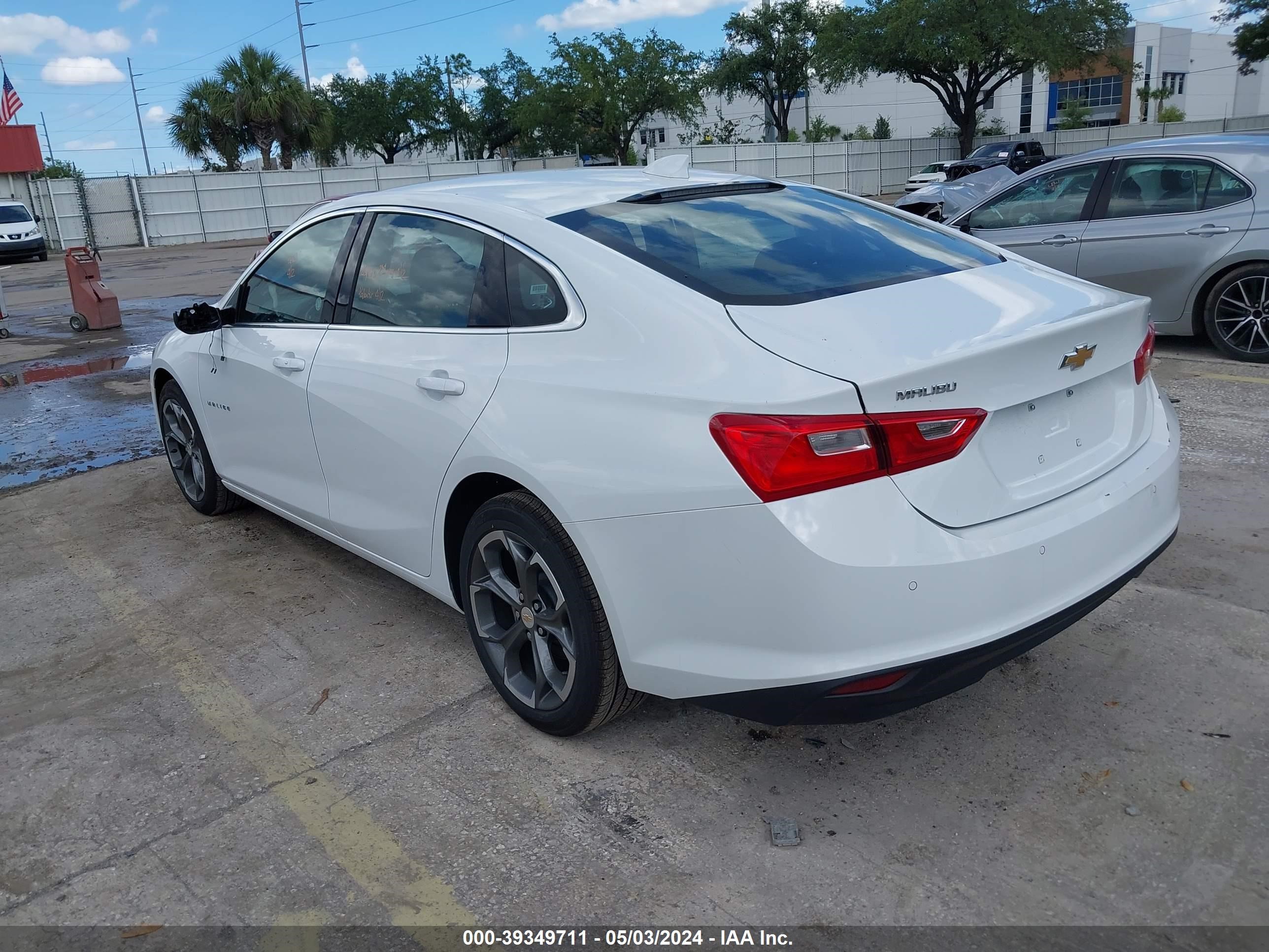 Photo 2 VIN: 1G1ZD5ST9RF170957 - CHEVROLET MALIBU 