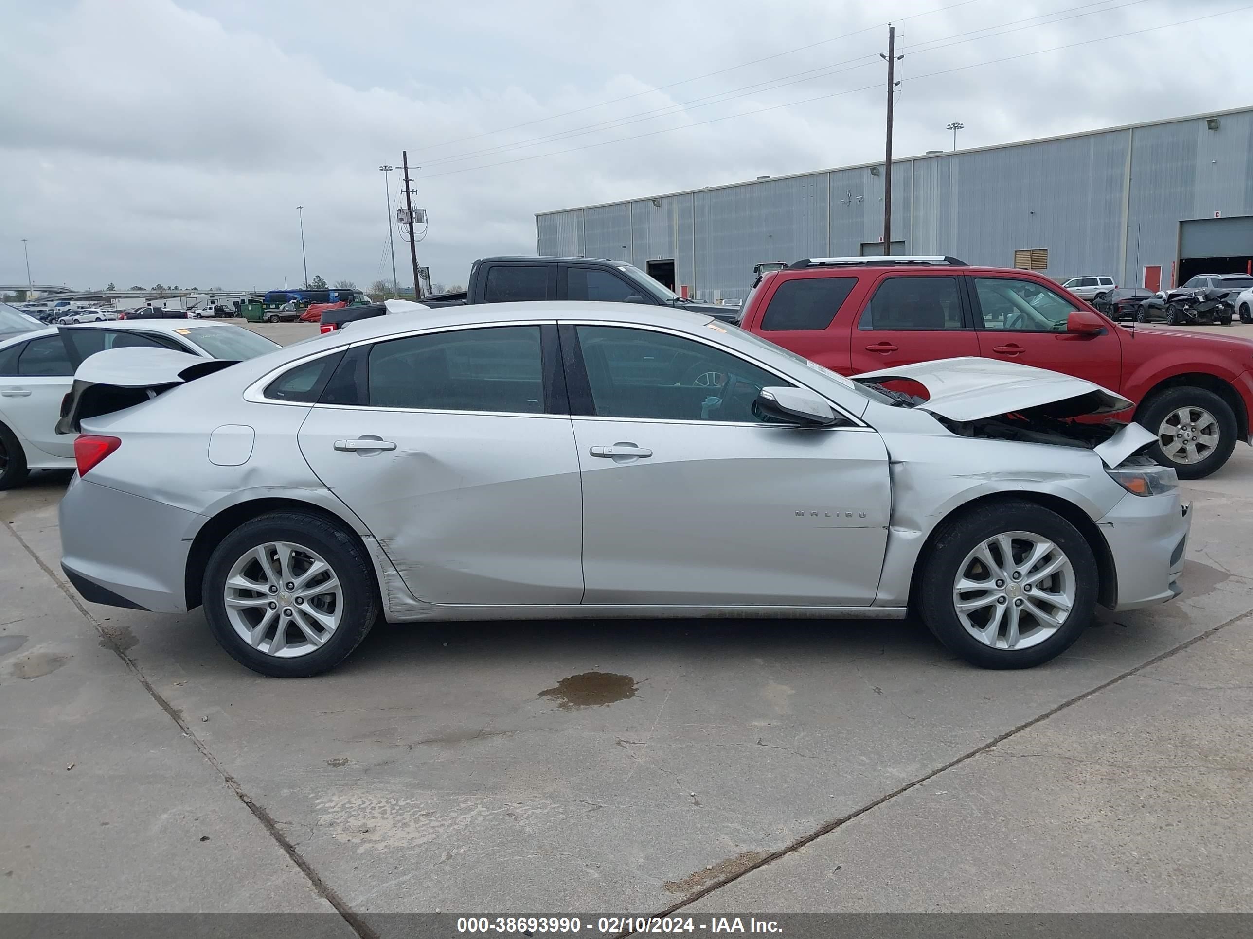 Photo 11 VIN: 1G1ZD5STXJF138510 - CHEVROLET MALIBU 