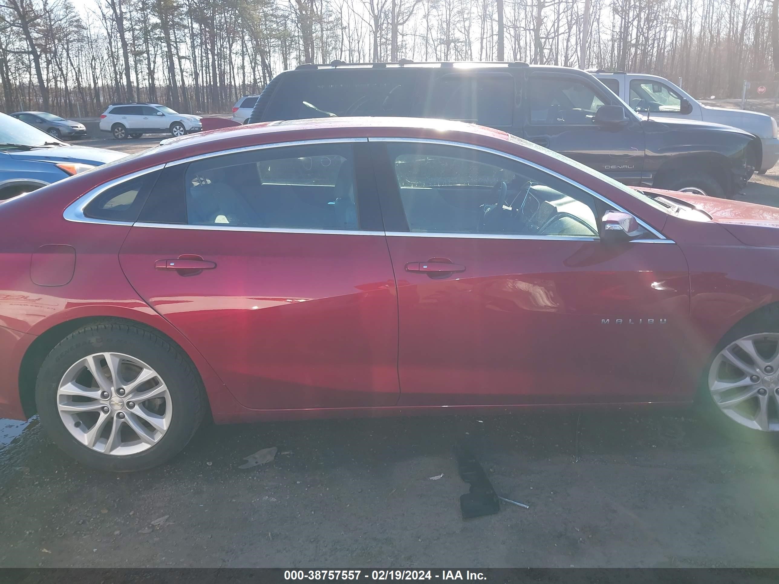 Photo 13 VIN: 1G1ZD5STXJF190204 - CHEVROLET MALIBU 