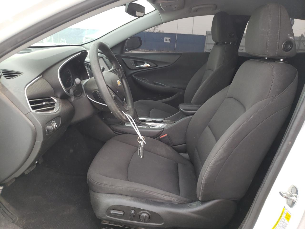 Photo 6 VIN: 1G1ZD5STXJF227705 - CHEVROLET MALIBU 