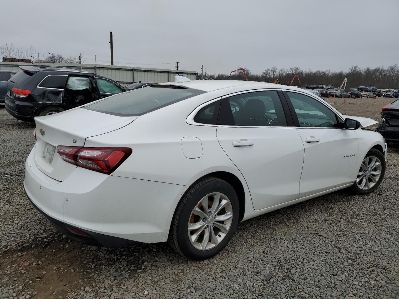 Photo 2 VIN: 1G1ZD5STXKF154353 - CHEVROLET MALIBU 