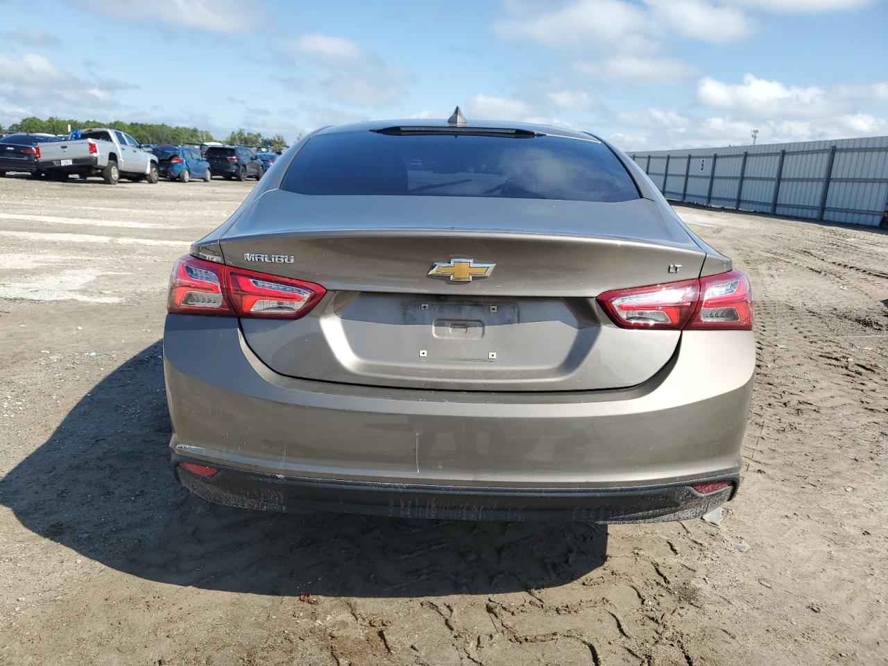 Photo 5 VIN: 1G1ZD5STXLF006348 - CHEVROLET MALIBU 