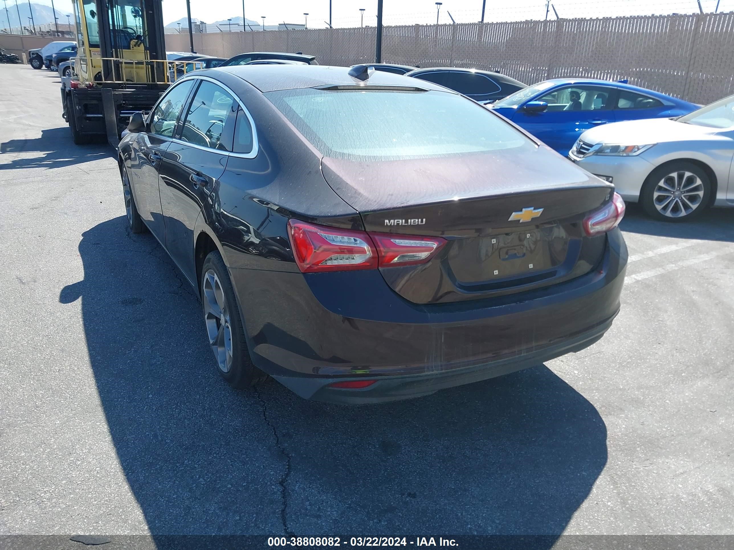 Photo 2 VIN: 1G1ZD5STXLF148117 - CHEVROLET MALIBU 