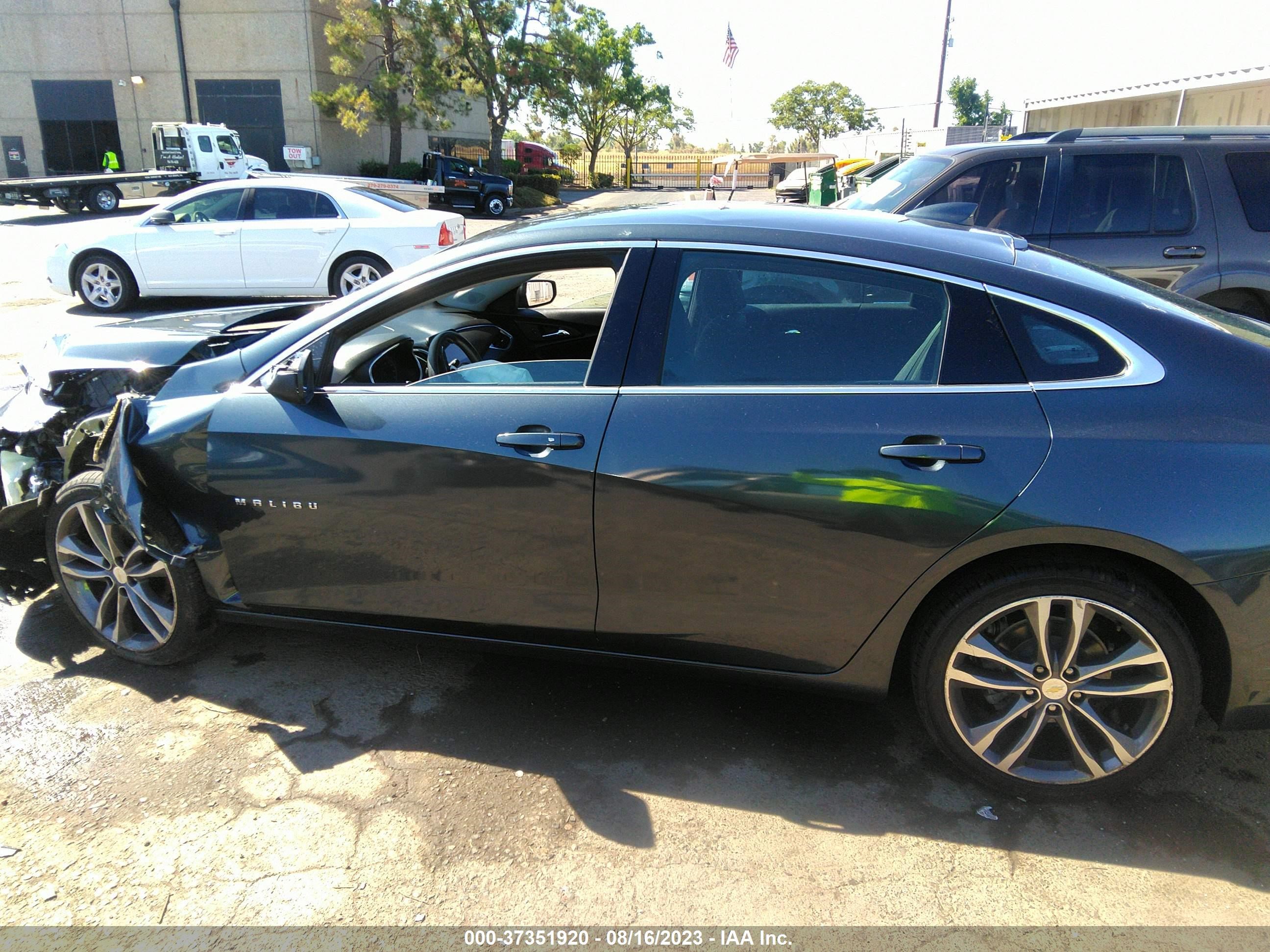 Photo 13 VIN: 1G1ZD5STXMF018517 - CHEVROLET MALIBU 