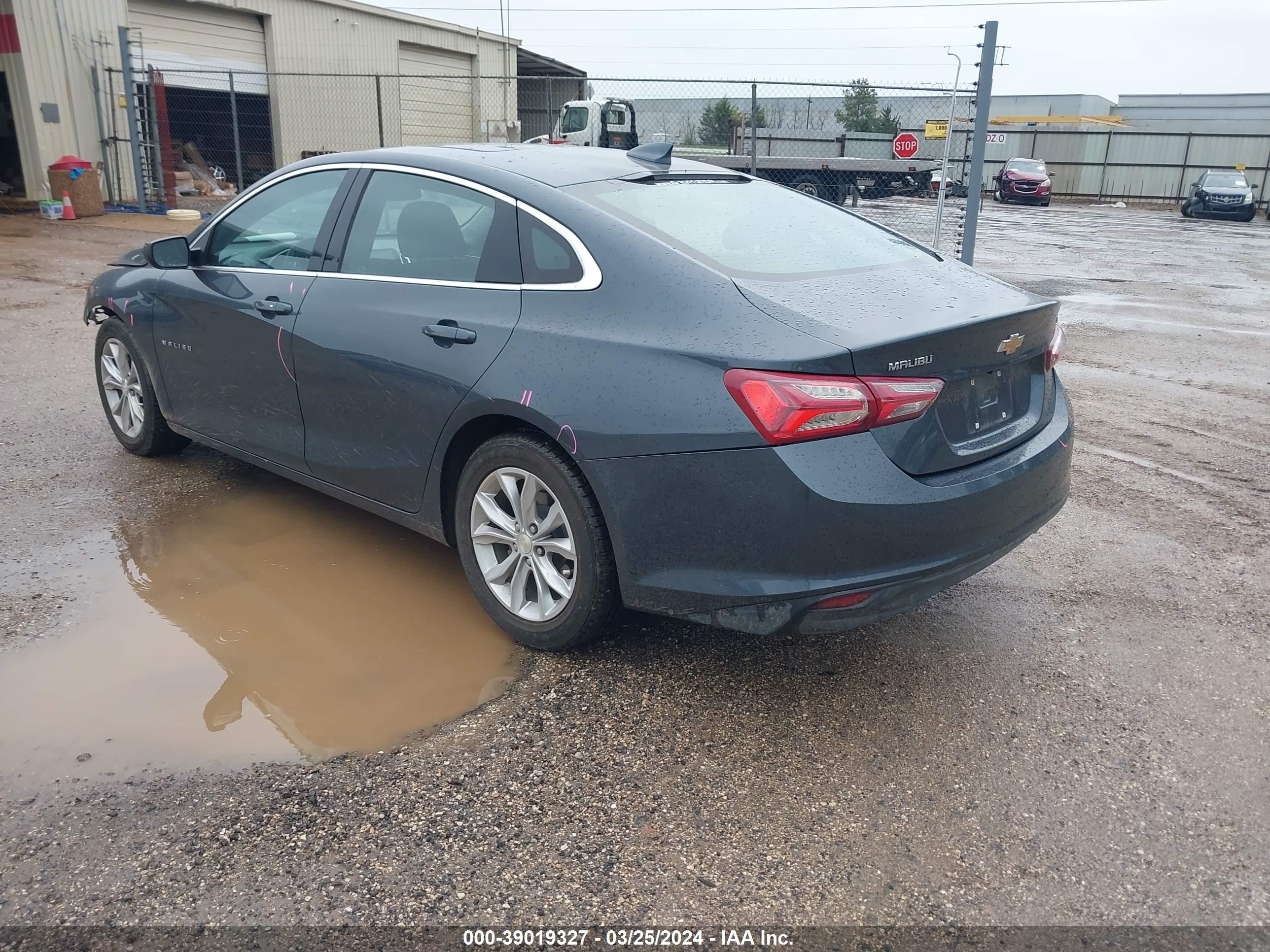 Photo 2 VIN: 1G1ZD5STXMF066180 - CHEVROLET MALIBU 