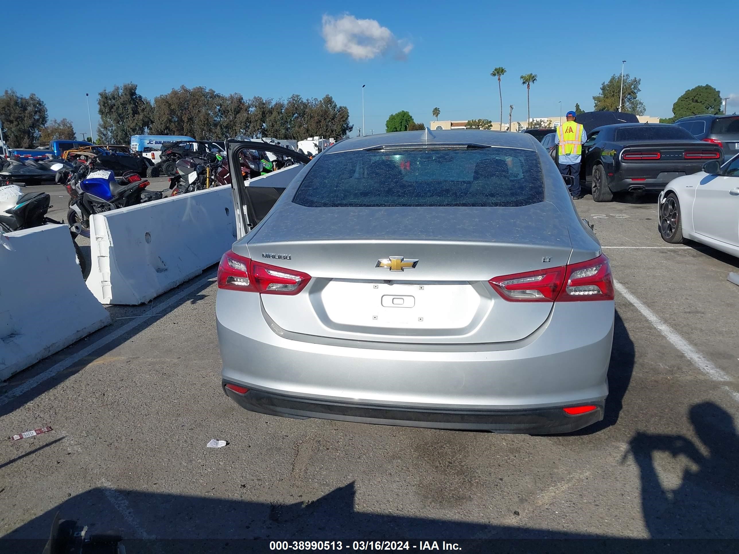 Photo 15 VIN: 1G1ZD5STXMF071735 - CHEVROLET MALIBU 