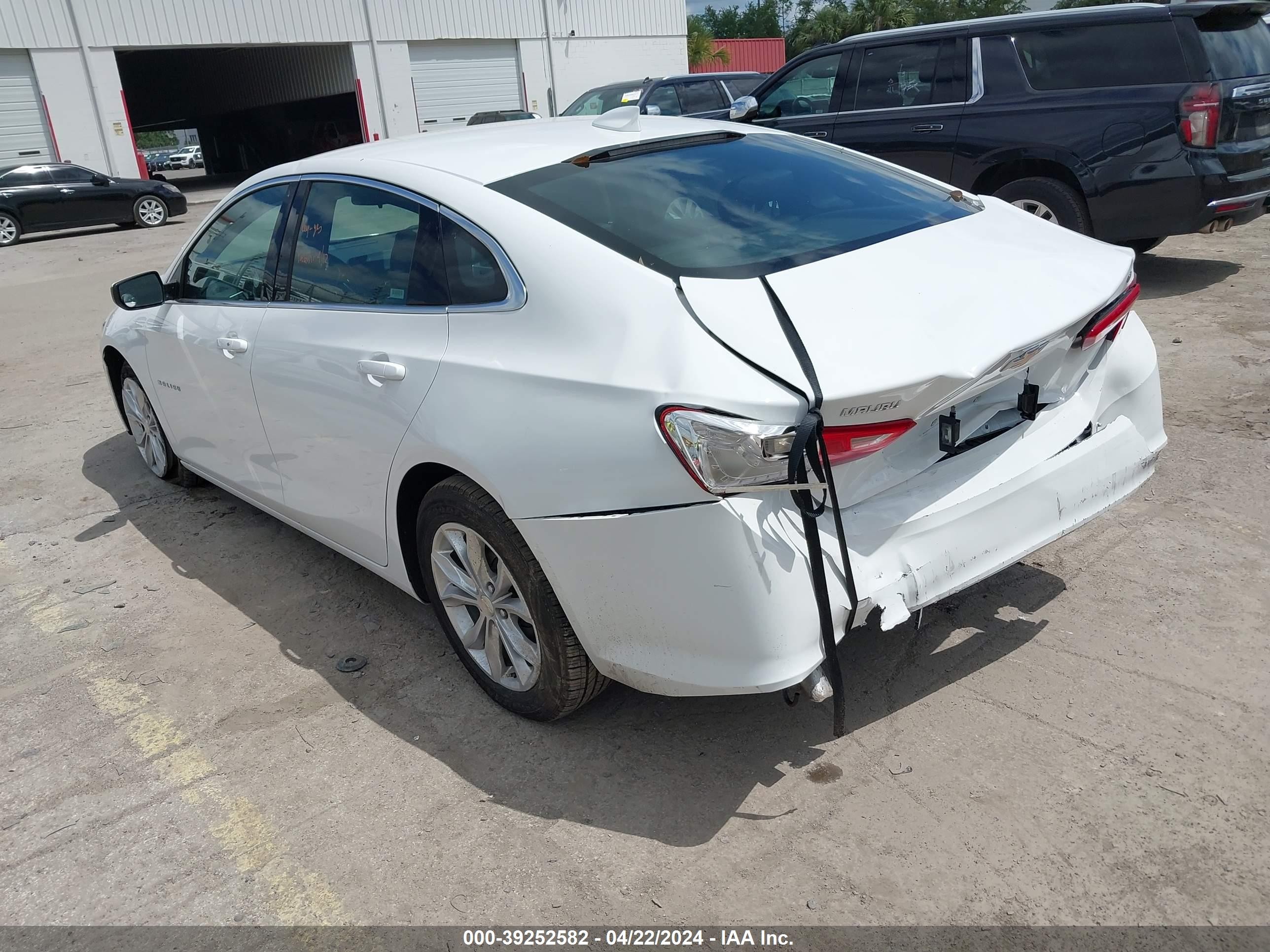 Photo 2 VIN: 1G1ZD5STXPF236252 - CHEVROLET MALIBU 