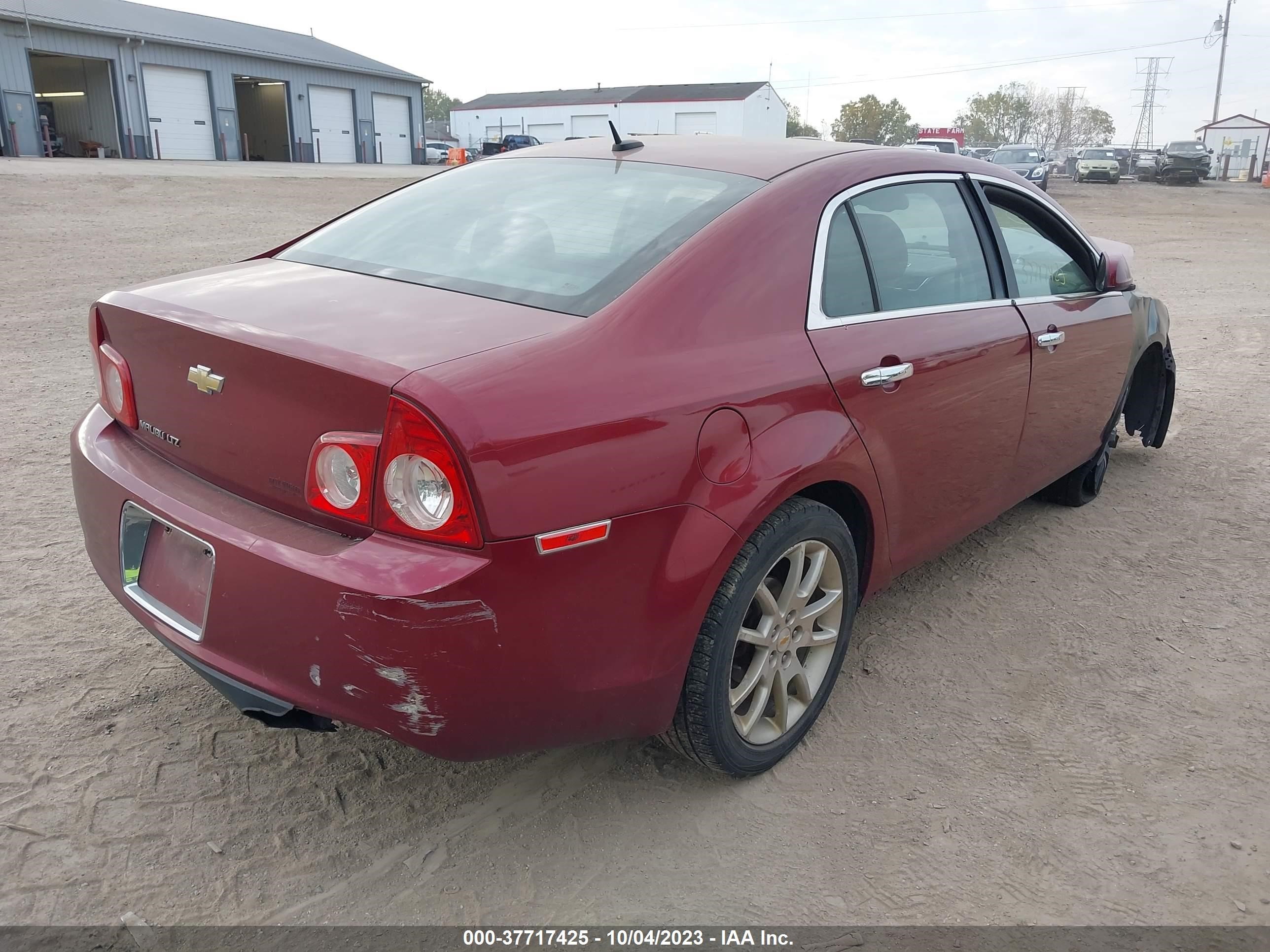 Photo 3 VIN: 1G1ZE5E14BF262359 - CHEVROLET MALIBU 