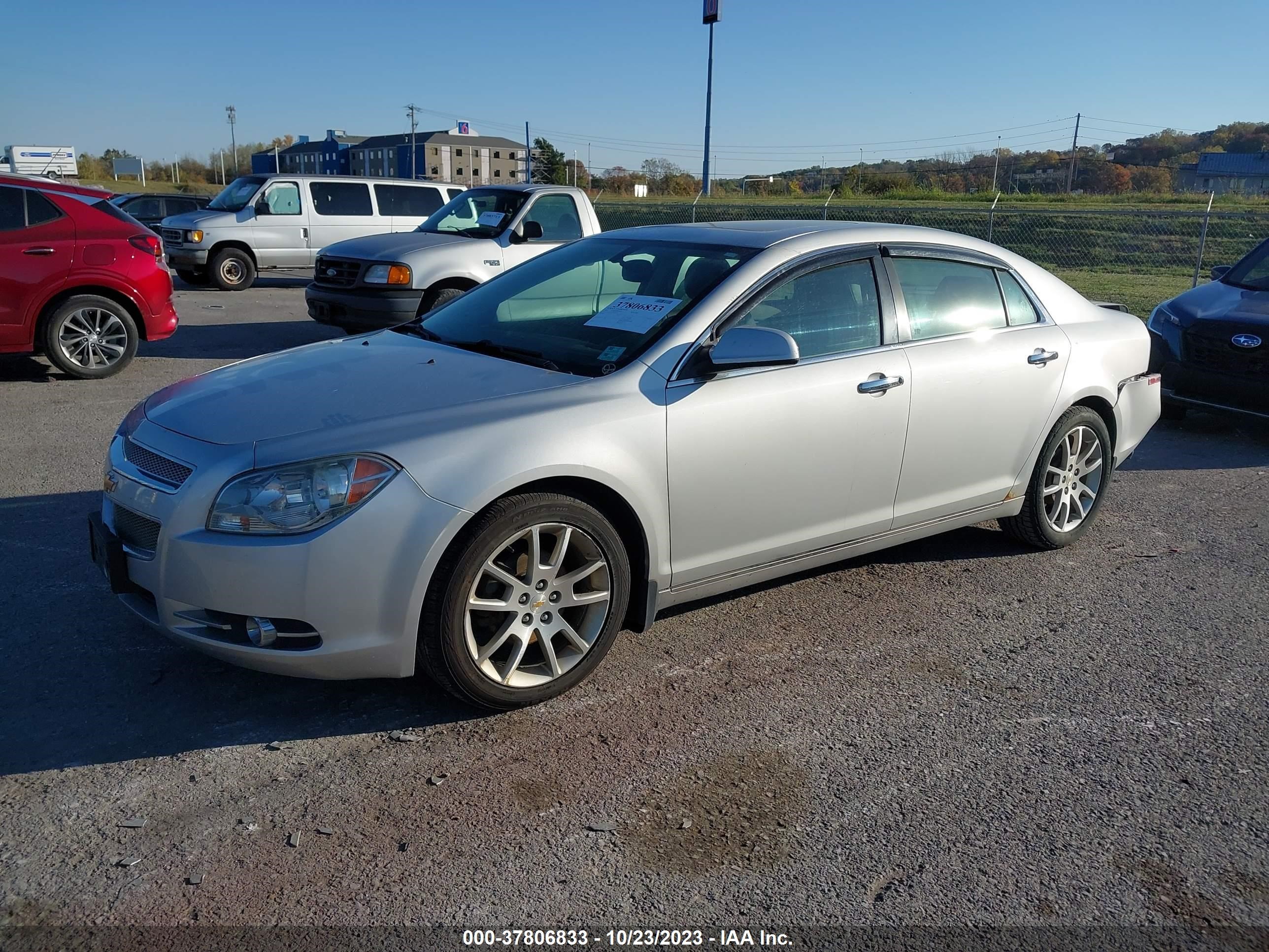 Photo 1 VIN: 1G1ZE5E72BF267290 - CHEVROLET MALIBU 