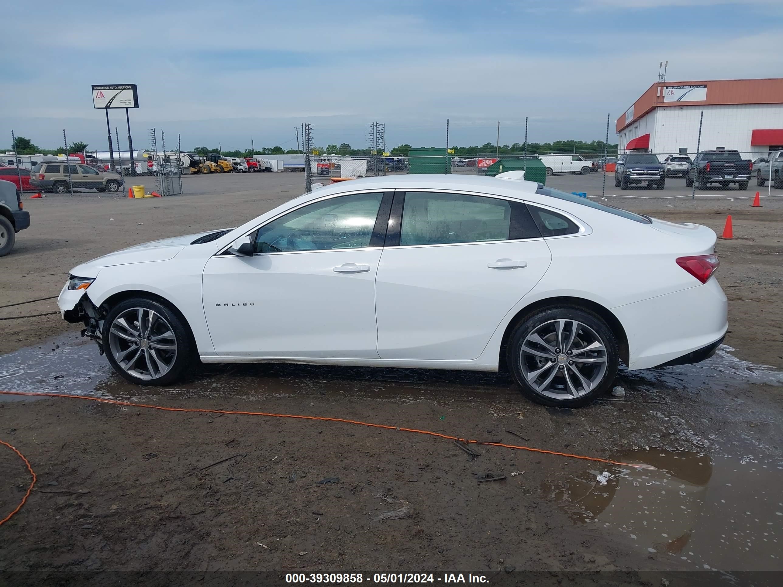 Photo 13 VIN: 1G1ZE5ST3RF135960 - CHEVROLET MALIBU 