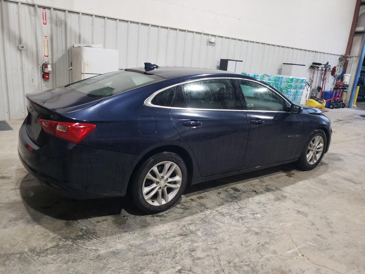 Photo 2 VIN: 1G1ZE5ST4HF142804 - CHEVROLET MALIBU 