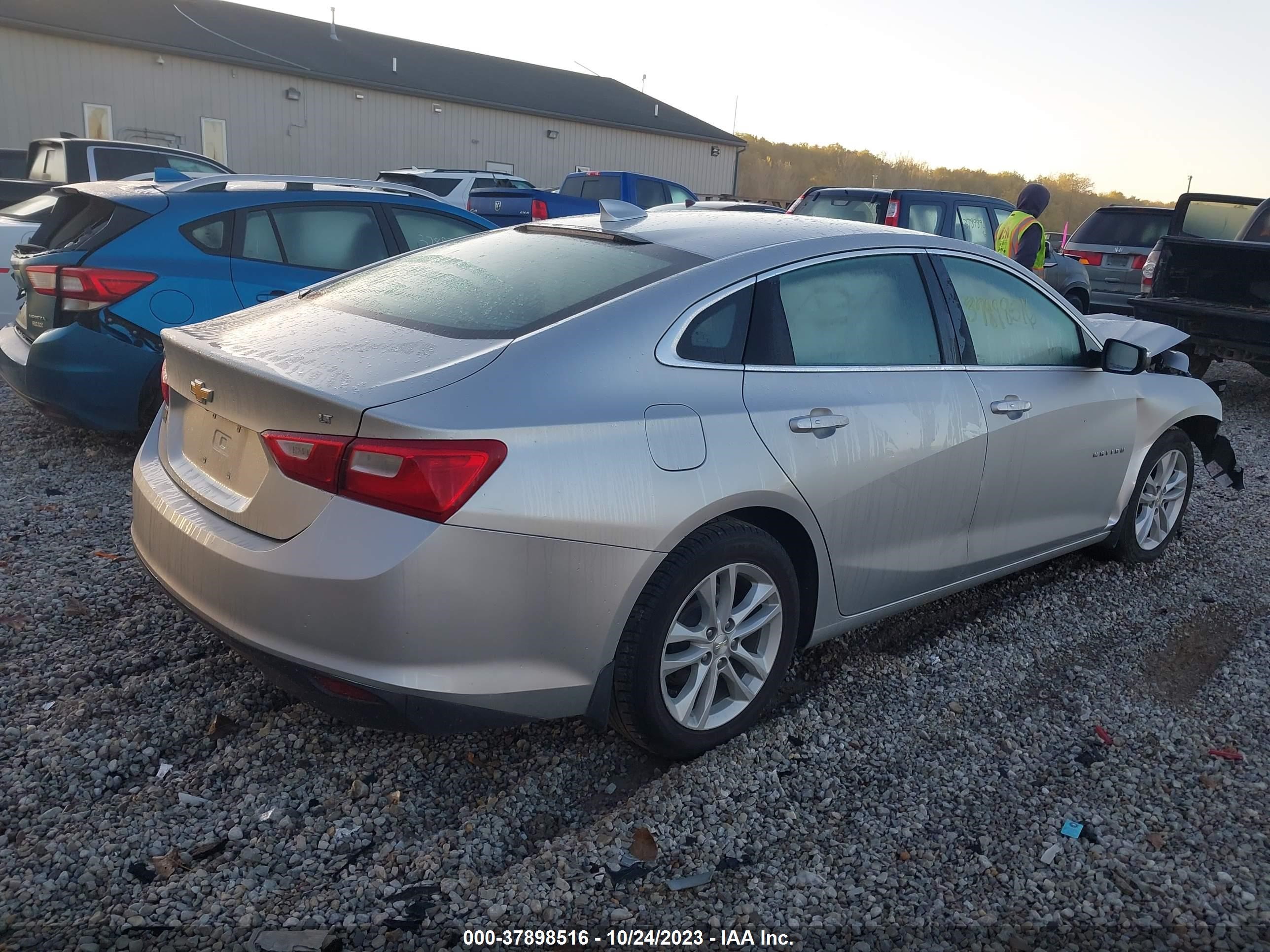 Photo 3 VIN: 1G1ZE5ST9GF205538 - CHEVROLET MALIBU 