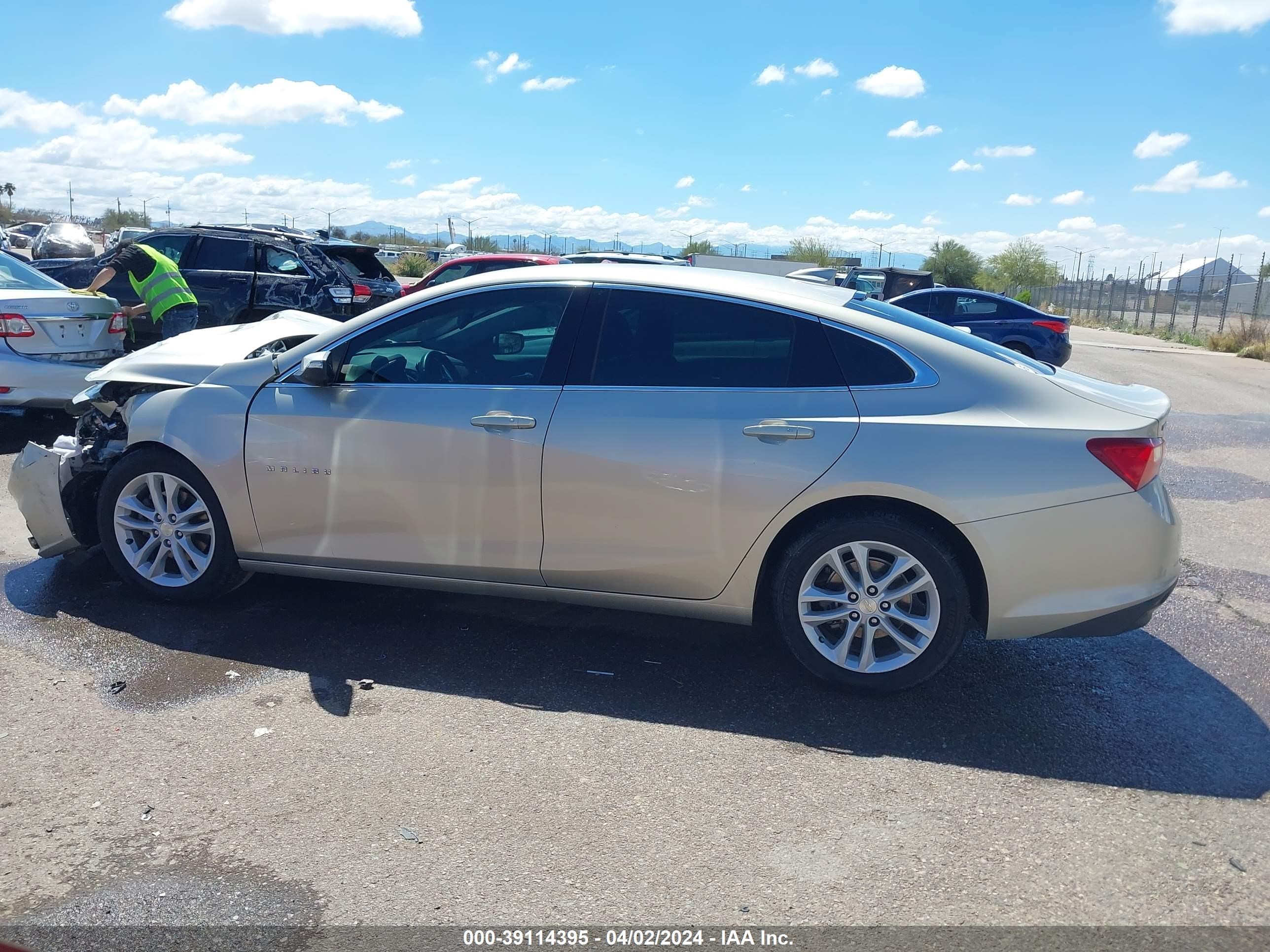 Photo 13 VIN: 1G1ZE5STXGF236121 - CHEVROLET MALIBU 