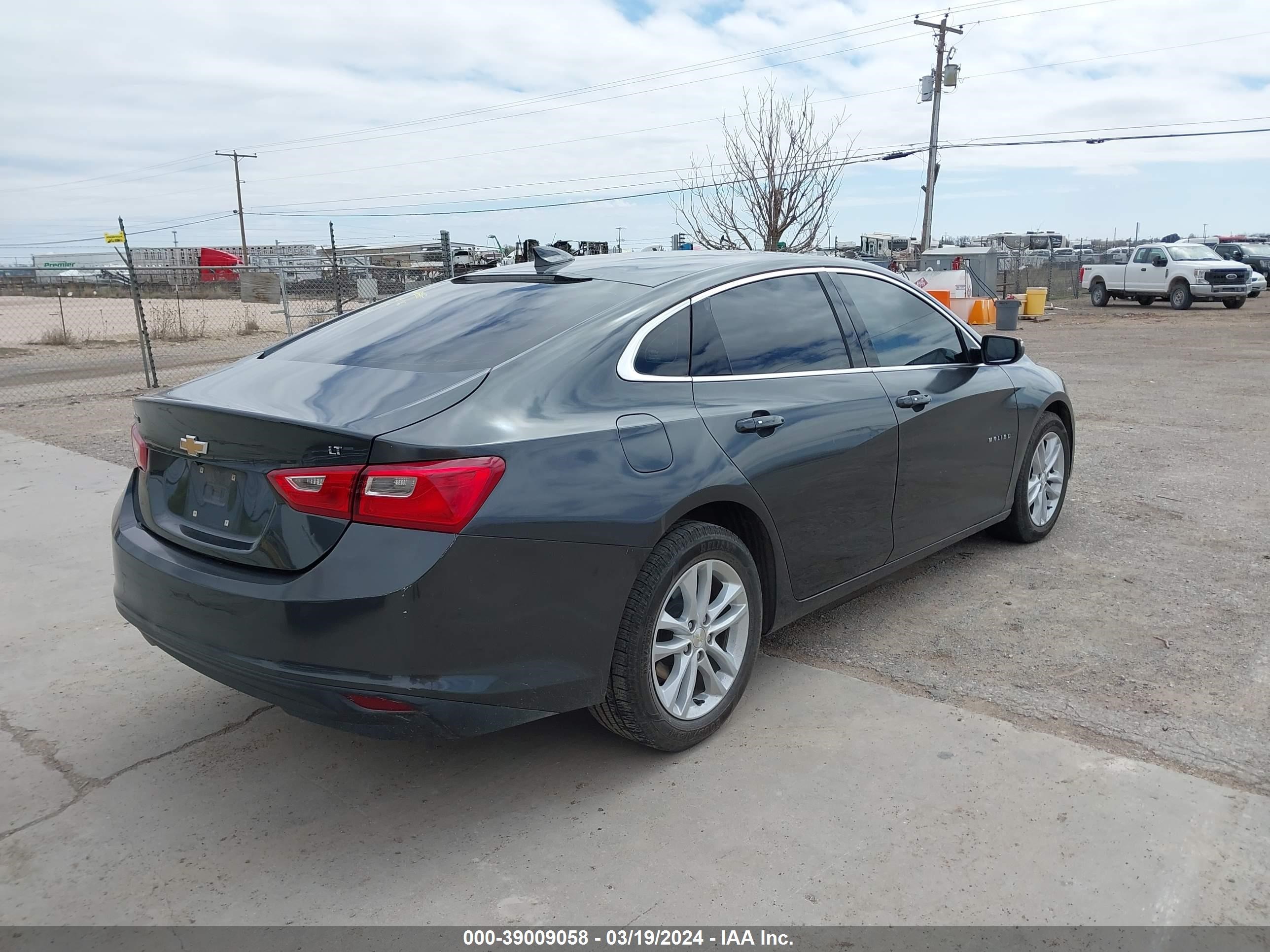 Photo 3 VIN: 1G1ZE5STXHF159641 - CHEVROLET MALIBU 