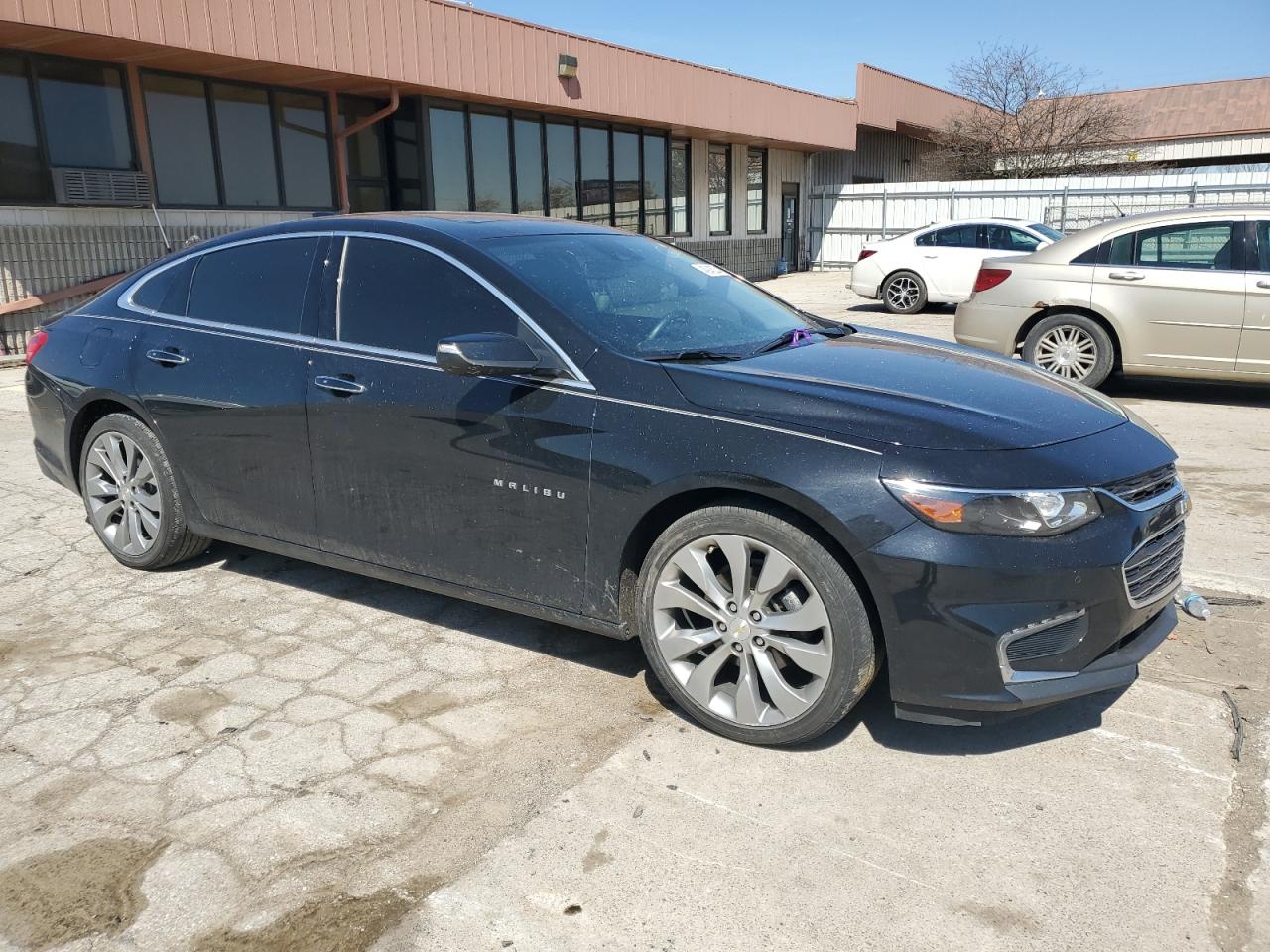 Photo 3 VIN: 1G1ZE5SXXJF109539 - CHEVROLET MALIBU 