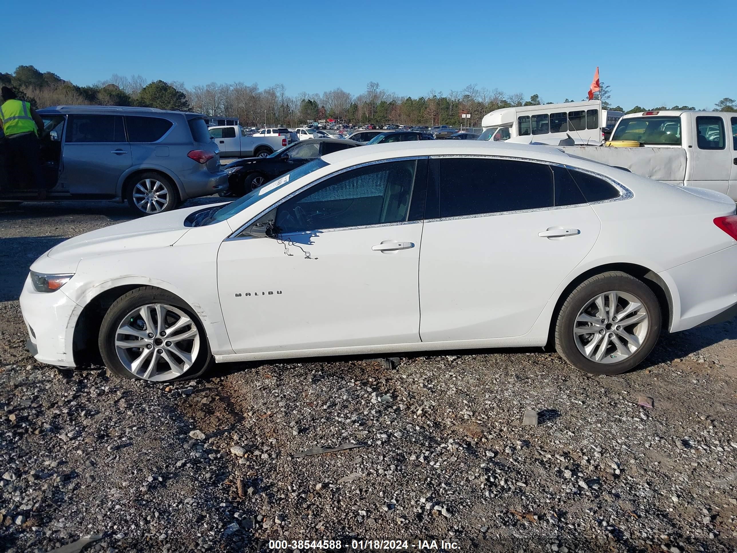 Photo 13 VIN: 1G1ZF5SU7JF270675 - CHEVROLET MALIBU 