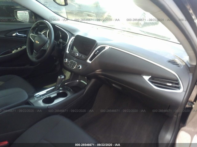 Photo 4 VIN: 1G1ZF5SU8JF143563 - CHEVROLET MALIBU 