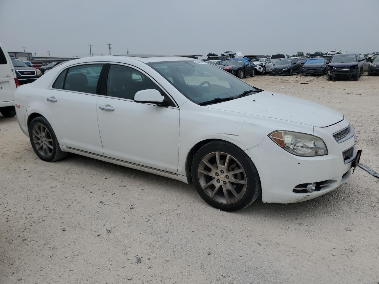 Photo 3 VIN: 1G1ZG5E77CF128493 - CHEVROLET MALIBU 