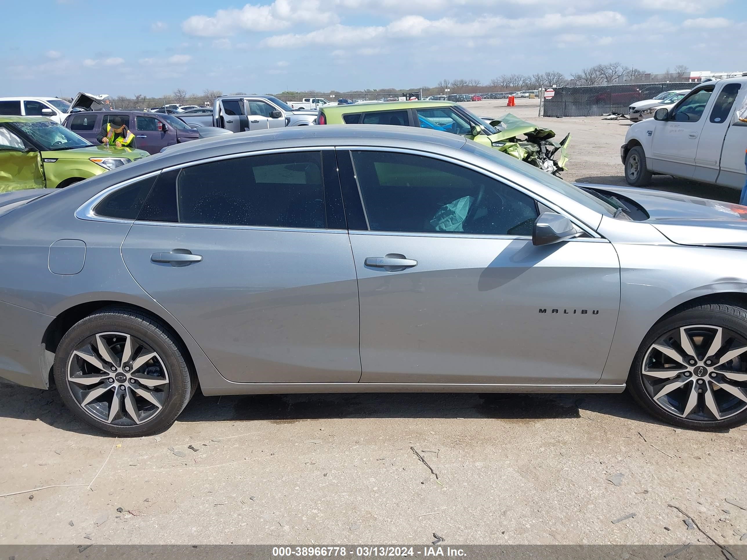 Photo 12 VIN: 1G1ZG5ST0PF126916 - CHEVROLET MALIBU 