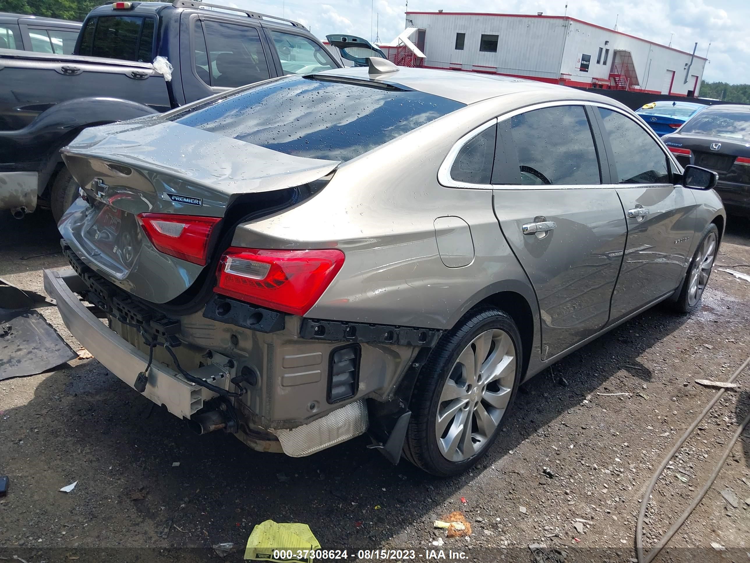 Photo 3 VIN: 1G1ZH5SXXHF181813 - CHEVROLET MALIBU 