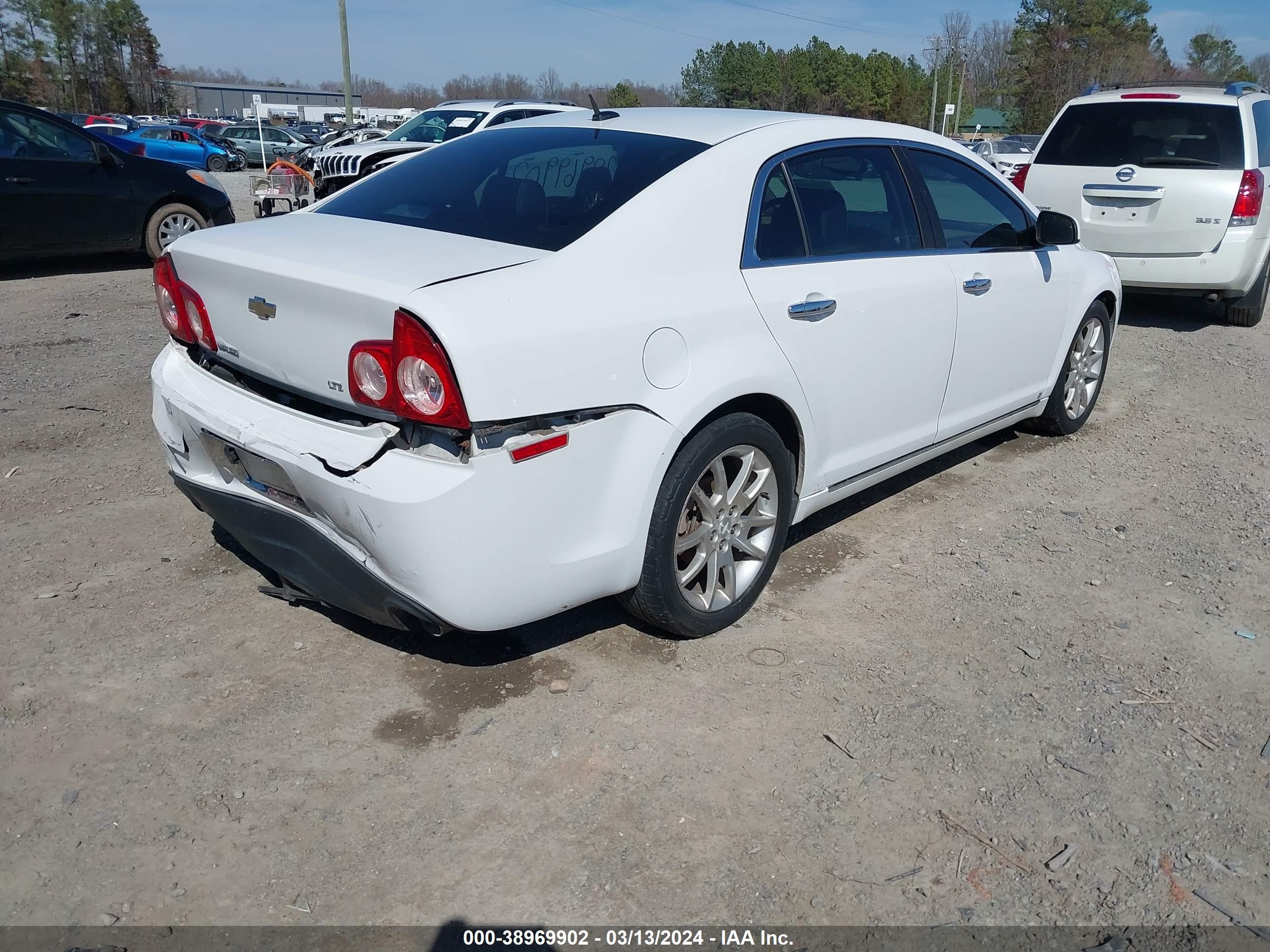 Photo 3 VIN: 1G1ZK57719F159825 - CHEVROLET MALIBU 