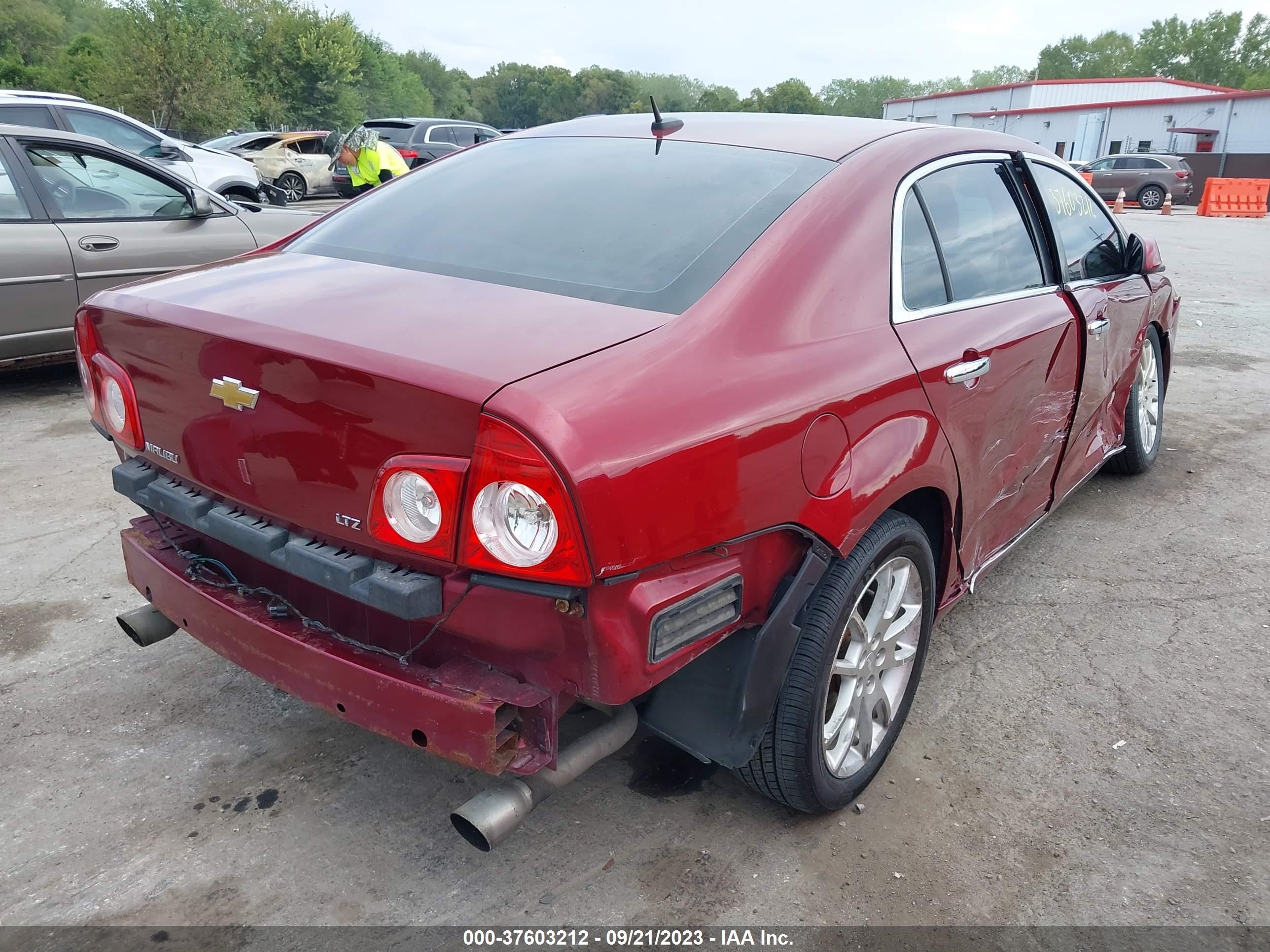 Photo 3 VIN: 1G1ZK57728F204978 - CHEVROLET MALIBU 