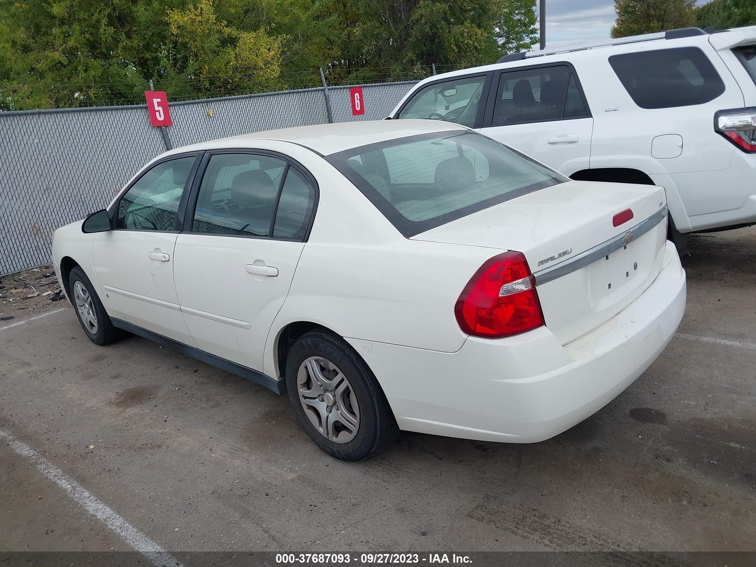 Photo 2 VIN: 1G1ZS57F47F268459 - CHEVROLET MALIBU 