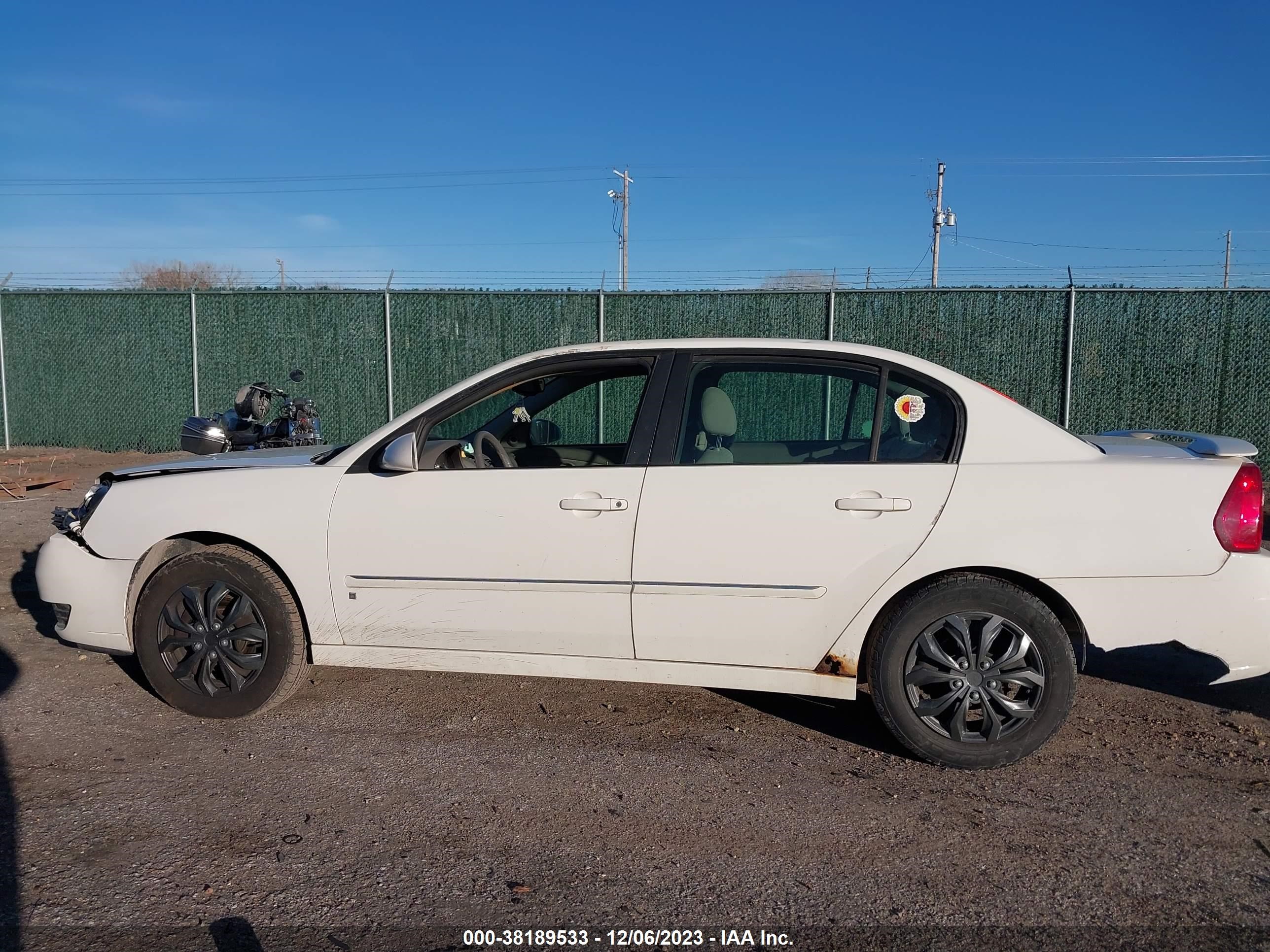 Photo 13 VIN: 1G1ZT51846F216223 - CHEVROLET MALIBU 