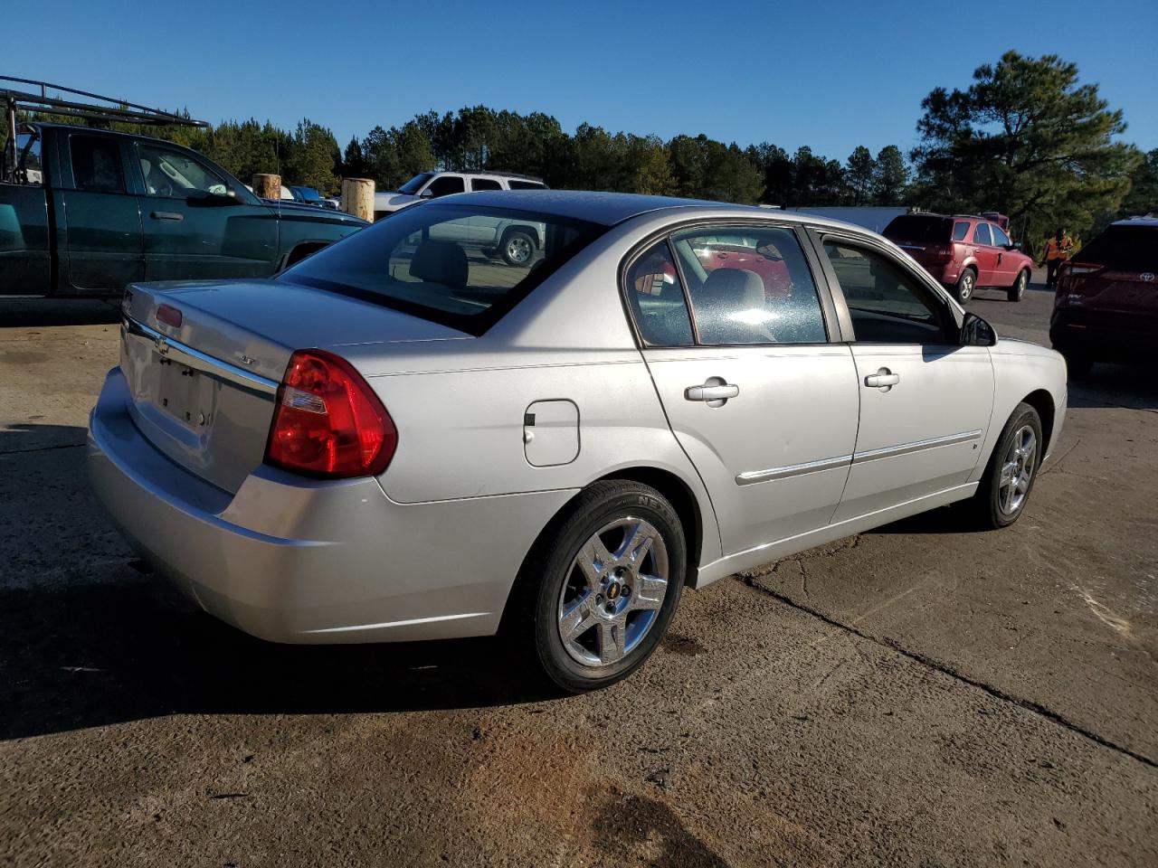 Photo 2 VIN: 1G1ZT51F66F232342 - CHEVROLET MALIBU 