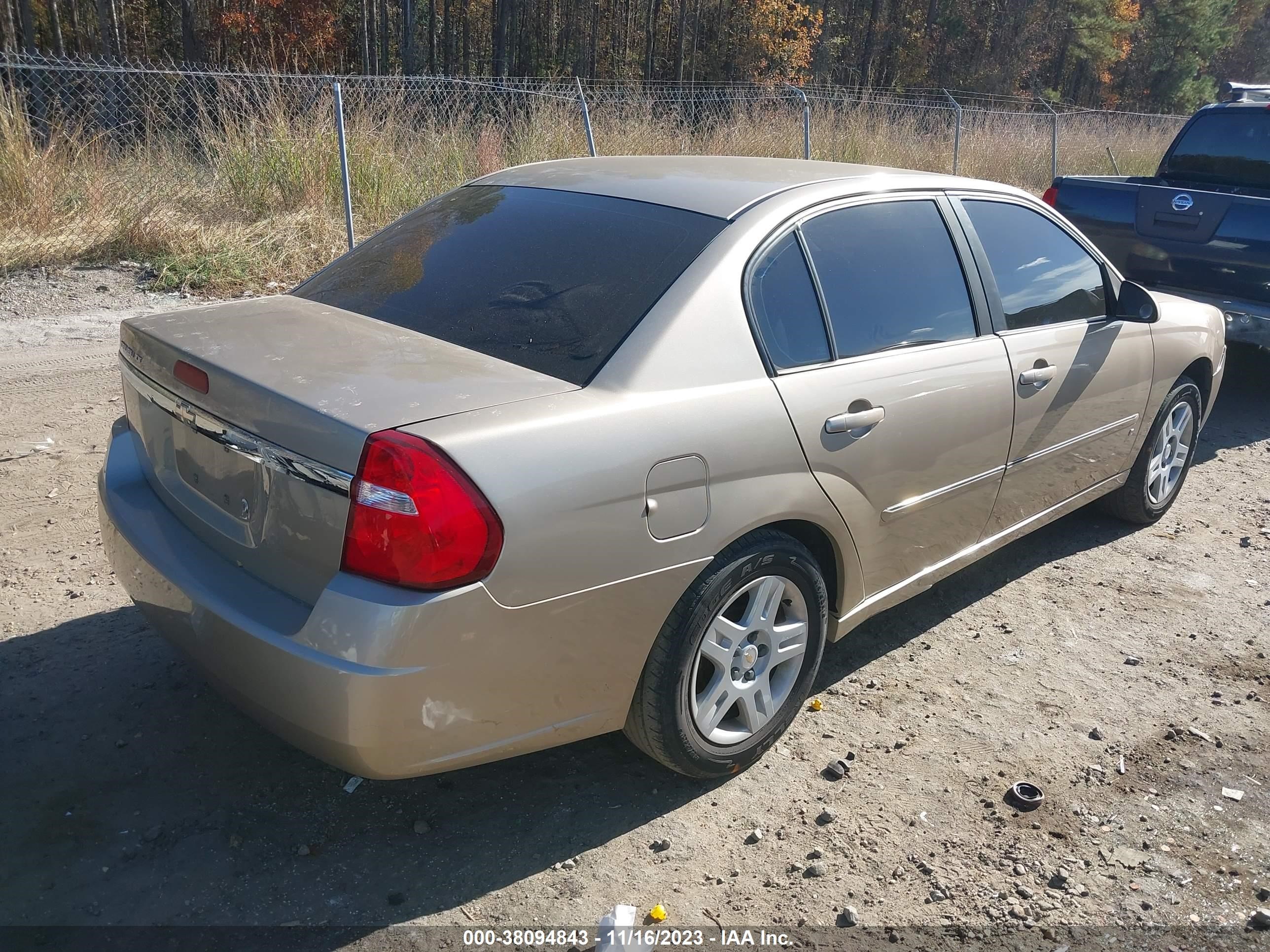 Photo 3 VIN: 1G1ZT51F76F216439 - CHEVROLET MALIBU 