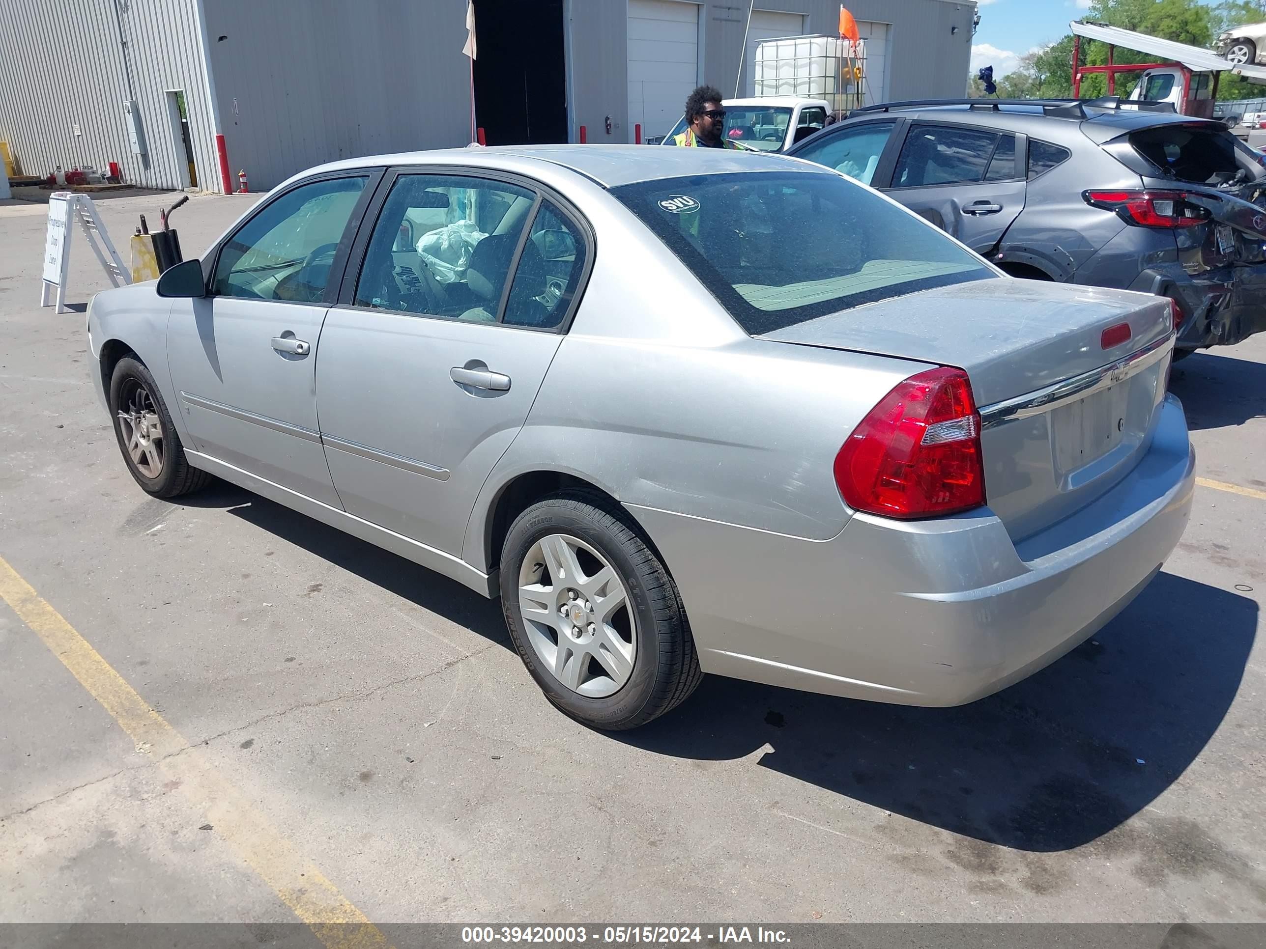 Photo 2 VIN: 1G1ZT51F86F191003 - CHEVROLET MALIBU 