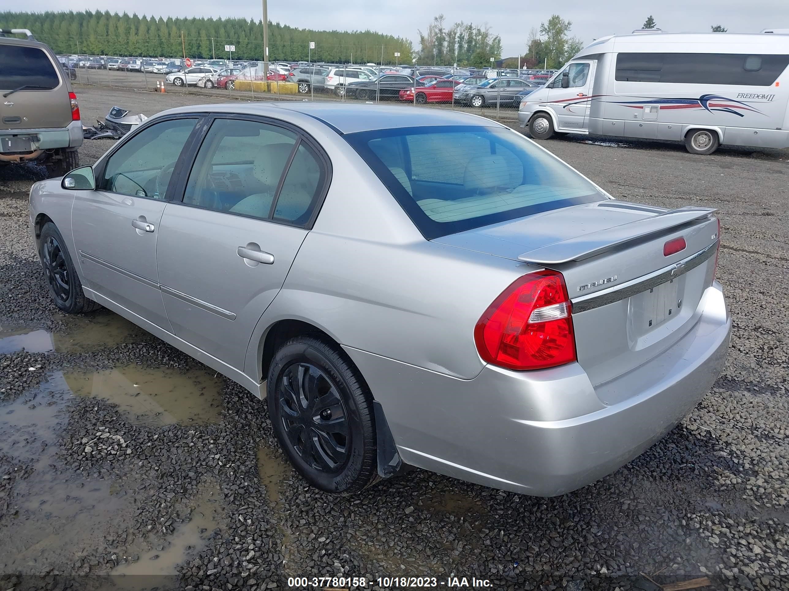 Photo 2 VIN: 1G1ZT53826F143544 - CHEVROLET MALIBU 