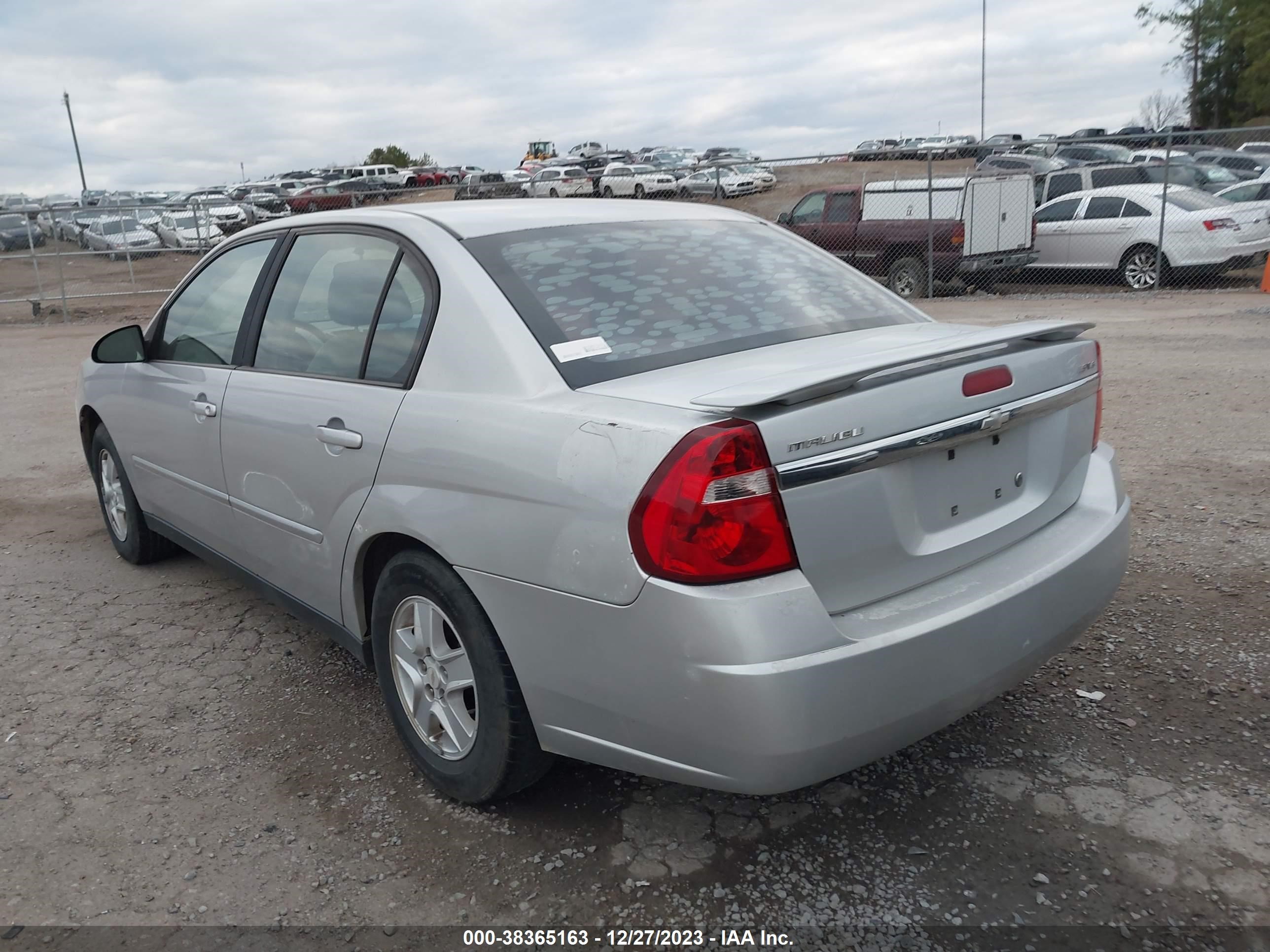 Photo 2 VIN: 1G1ZT54865F222261 - CHEVROLET MALIBU 