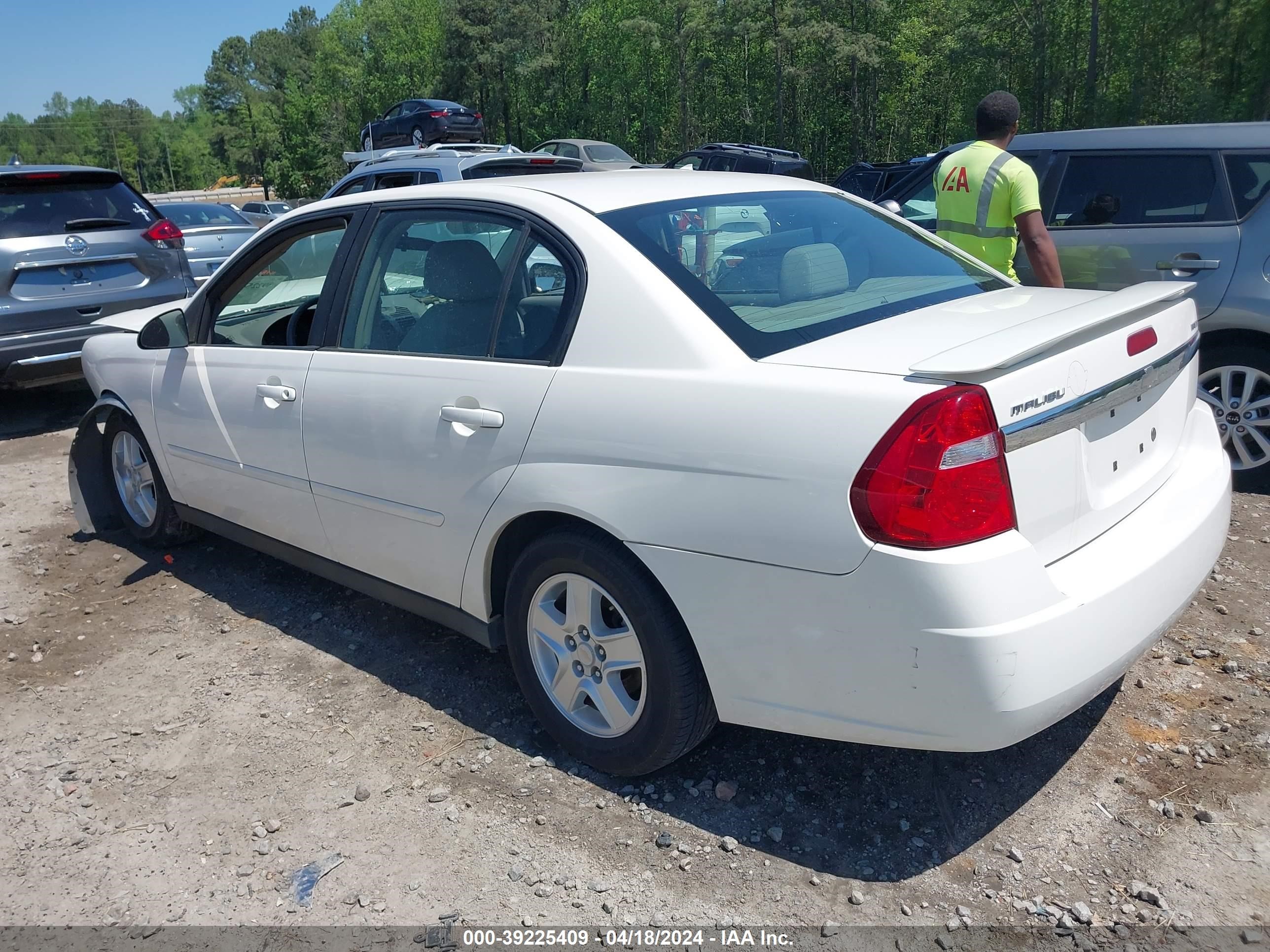 Photo 2 VIN: 1G1ZT54874F212014 - CHEVROLET MALIBU 