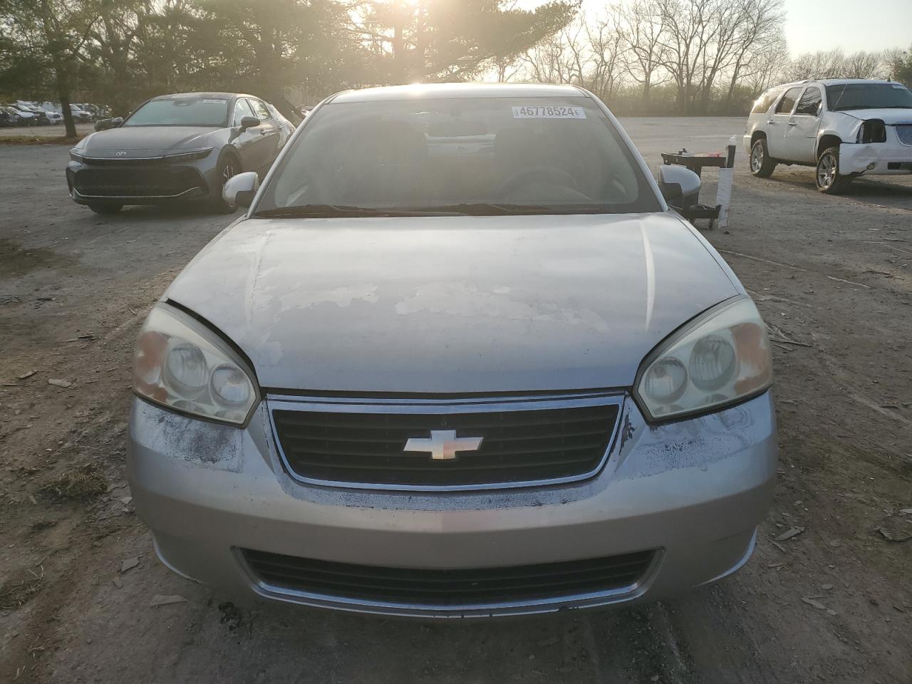 Photo 4 VIN: 1G1ZT58N38F126009 - CHEVROLET MALIBU 