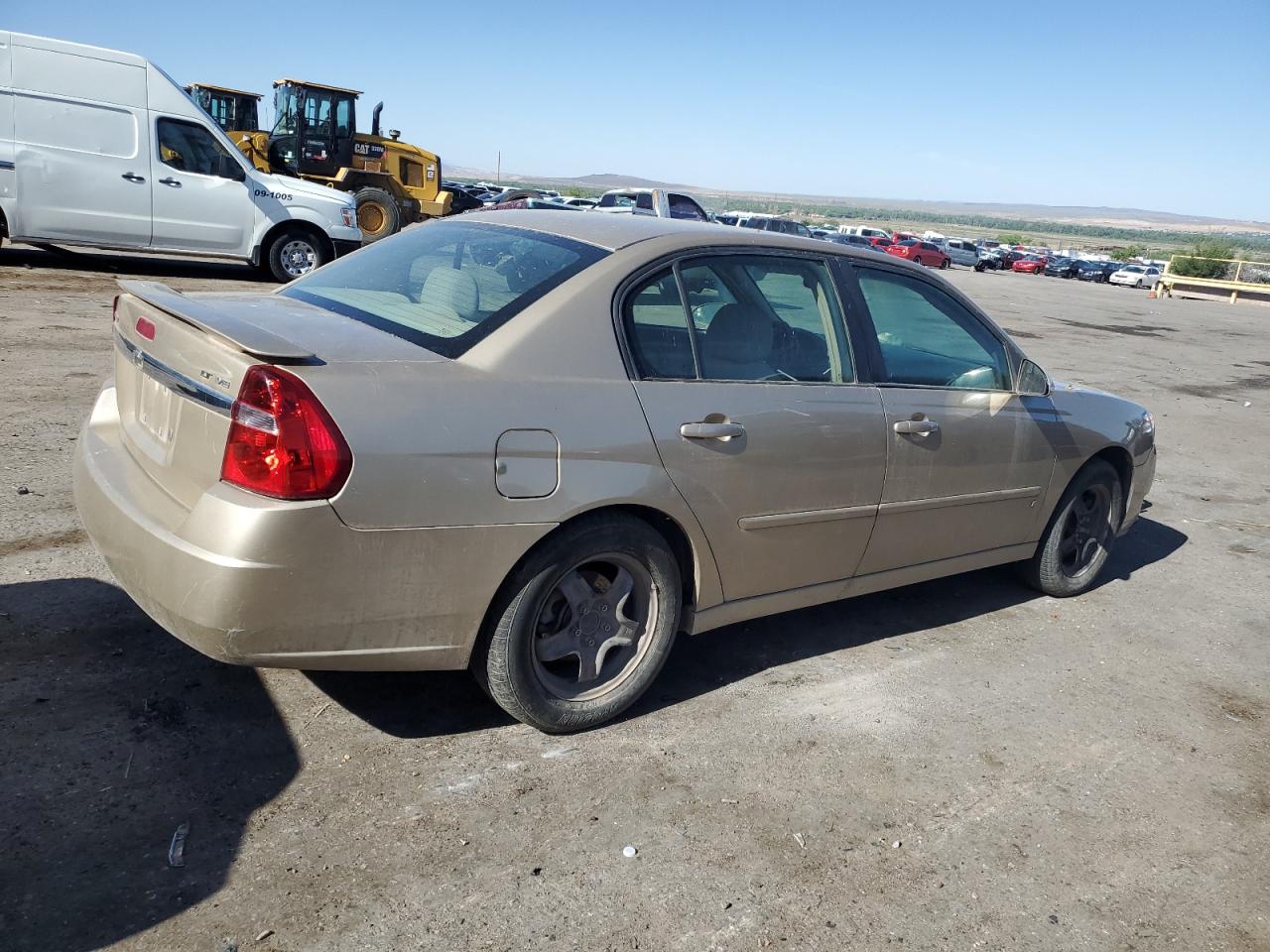 Photo 2 VIN: 1G1ZT58N57F144624 - CHEVROLET MALIBU 