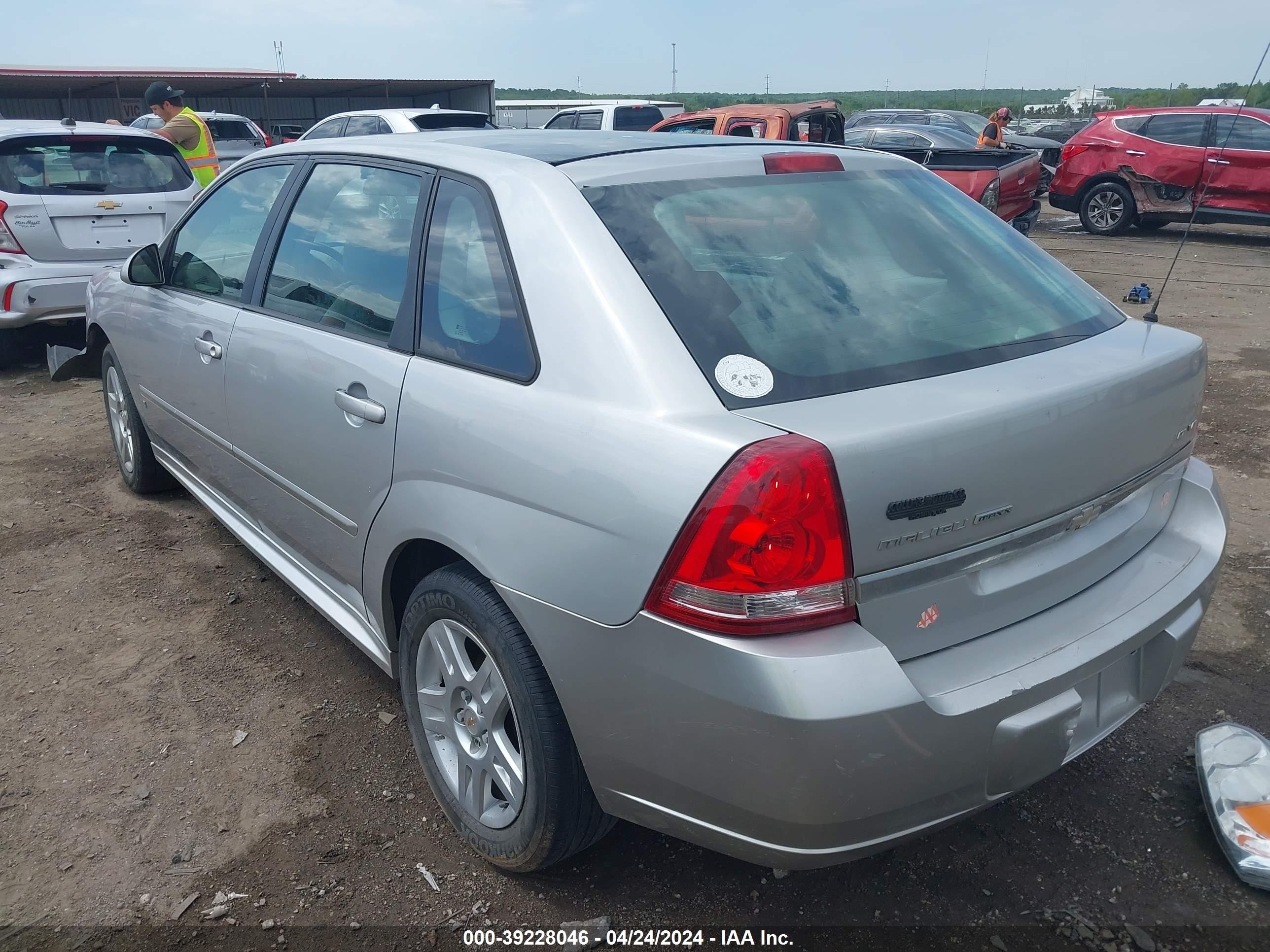 Photo 2 VIN: 1G1ZT68NX7F155611 - CHEVROLET MALIBU 