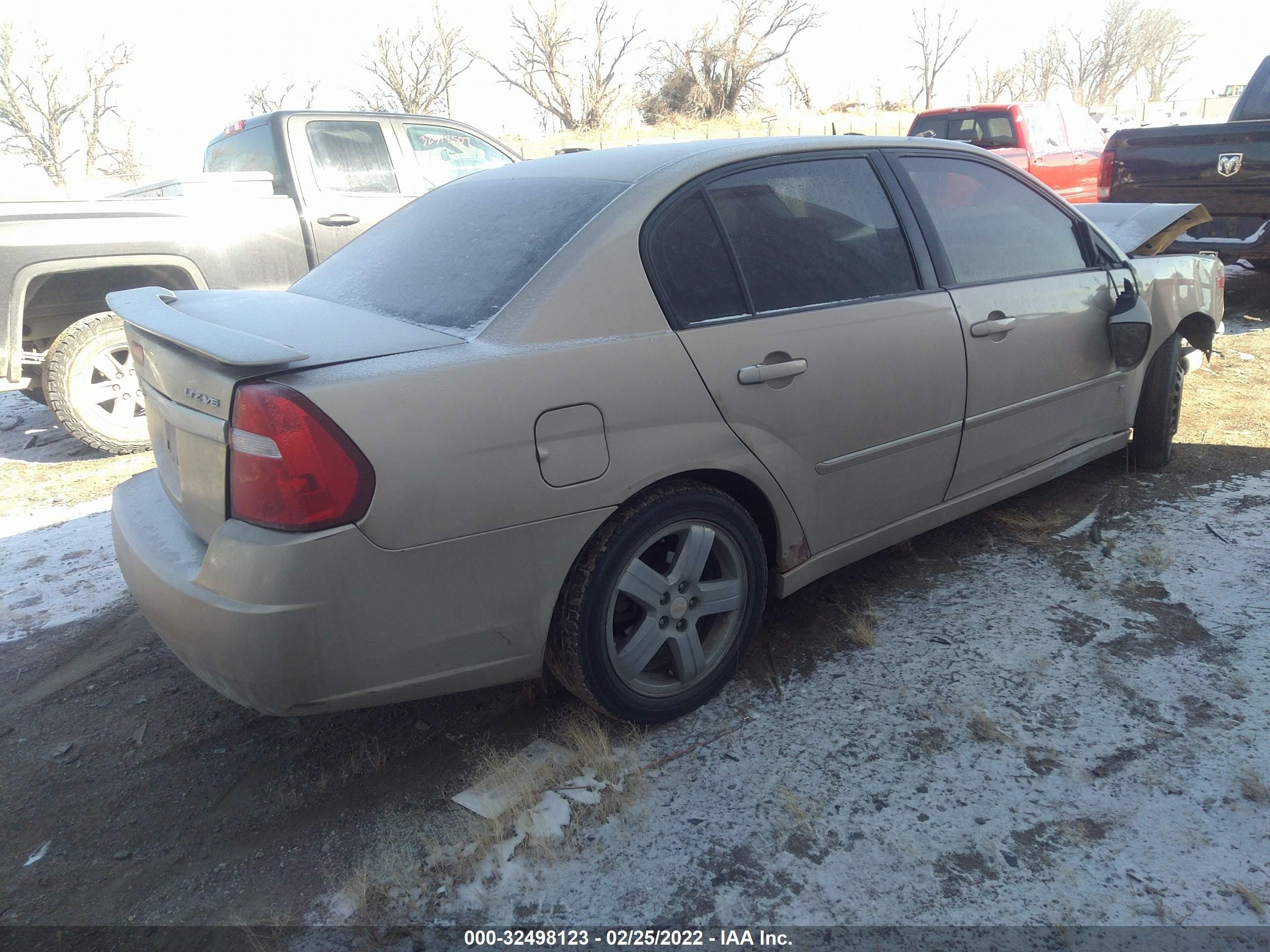 Photo 3 VIN: 1G1ZU53826F213878 - CHEVROLET MALIBU 