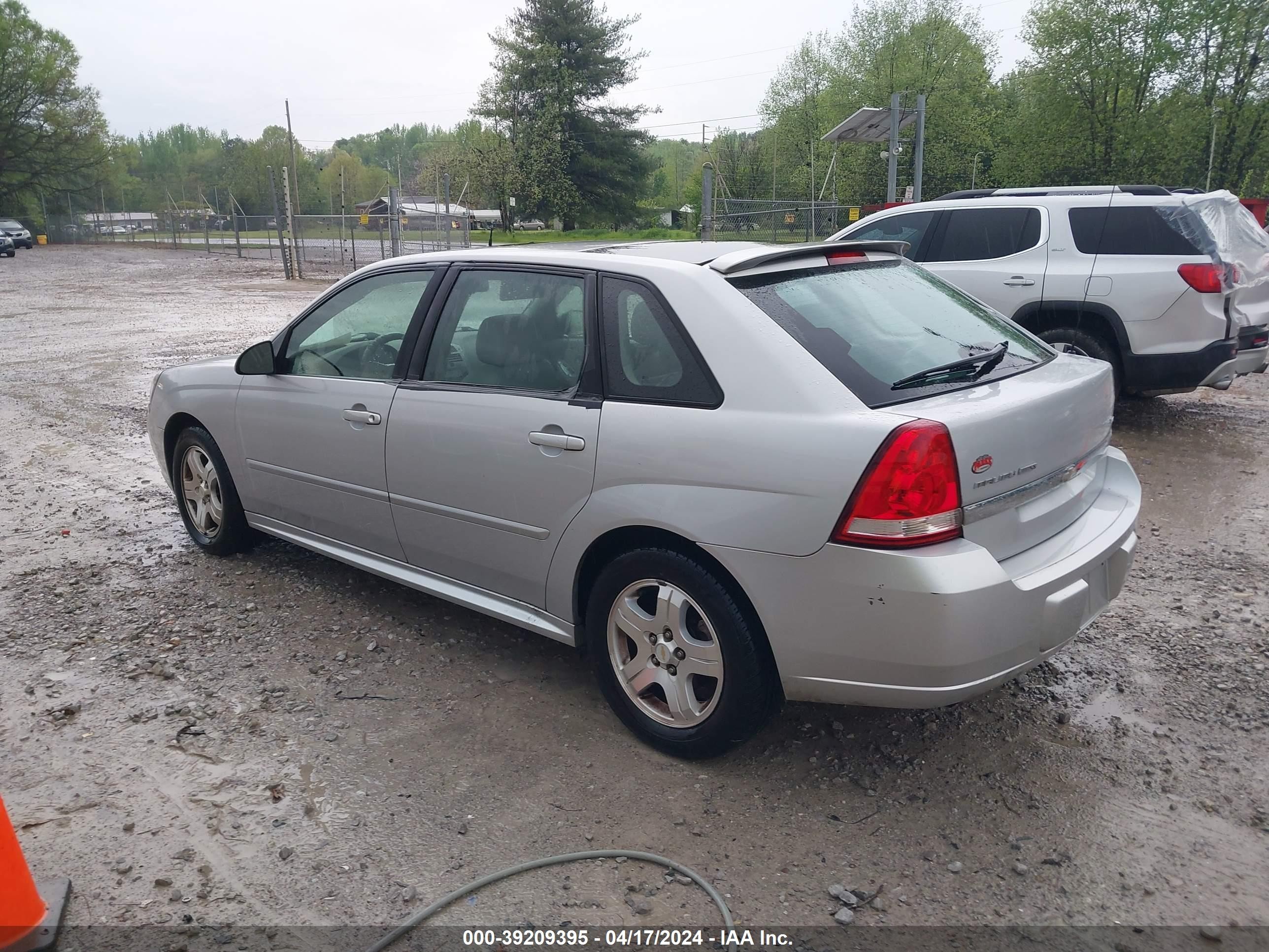 Photo 2 VIN: 1G1ZU64885F332537 - CHEVROLET MALIBU 