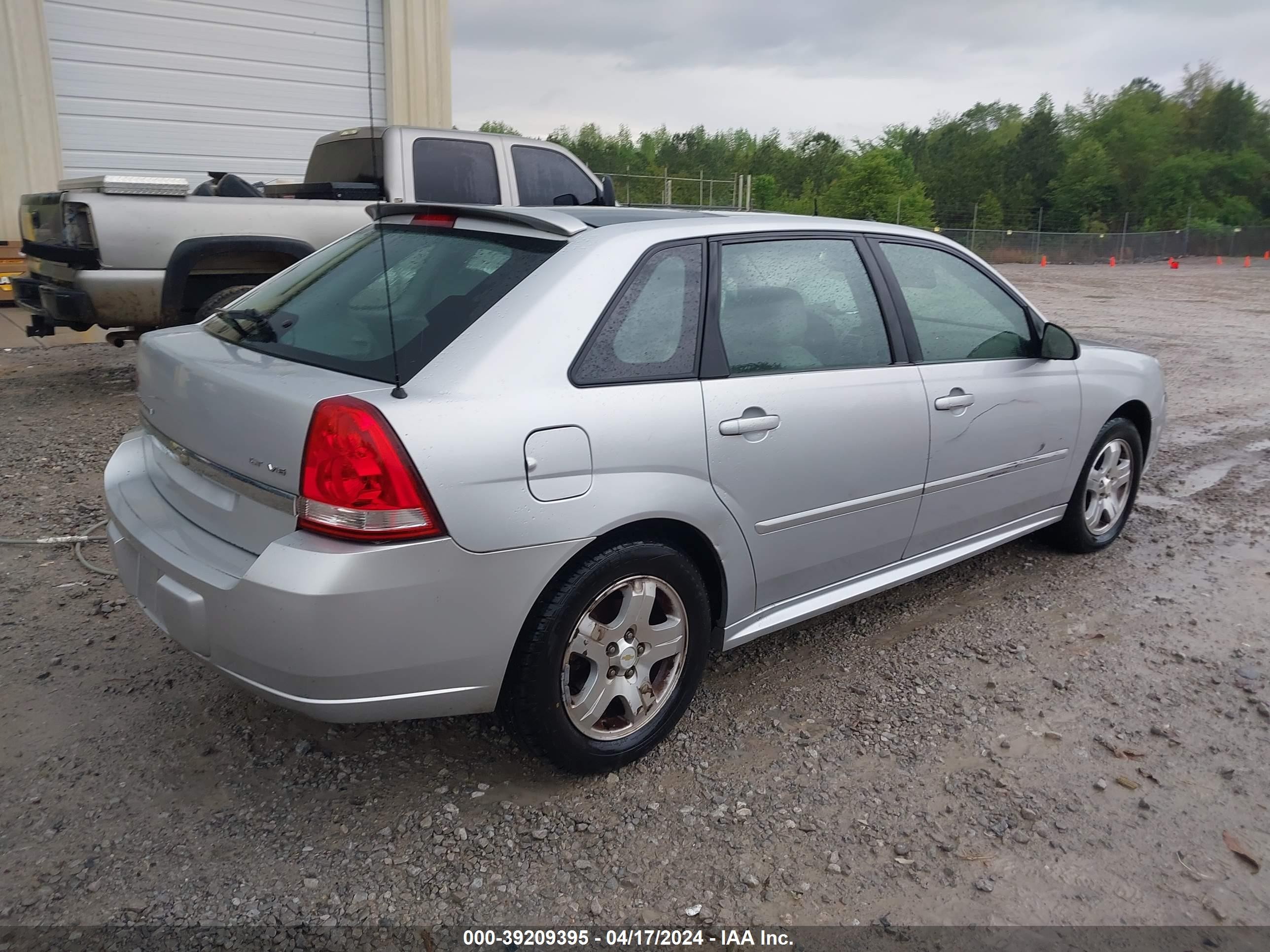 Photo 3 VIN: 1G1ZU64885F332537 - CHEVROLET MALIBU 