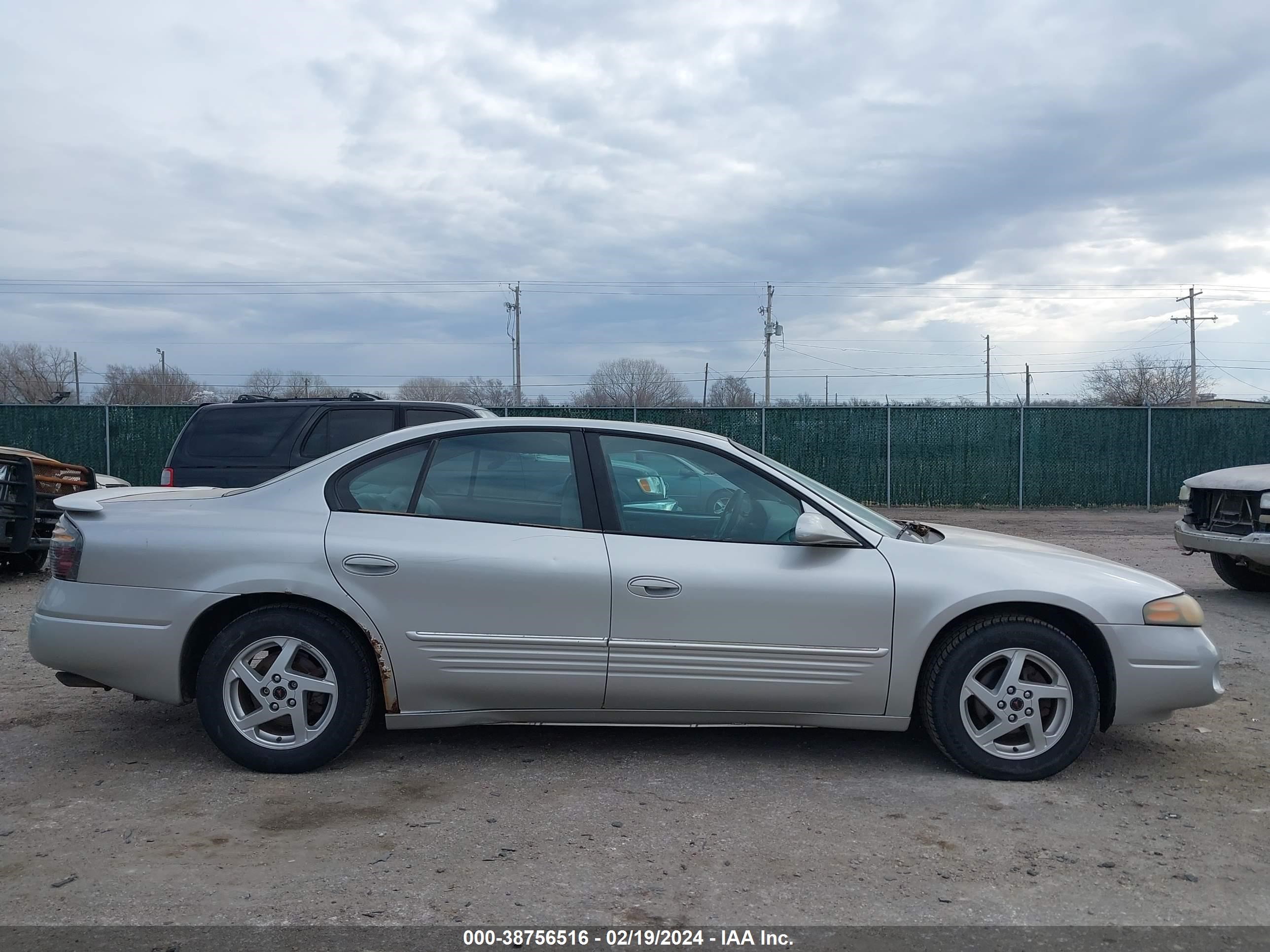 Photo 12 VIN: 1G28X52K14U200124 - PONTIAC BONNEVILLE 