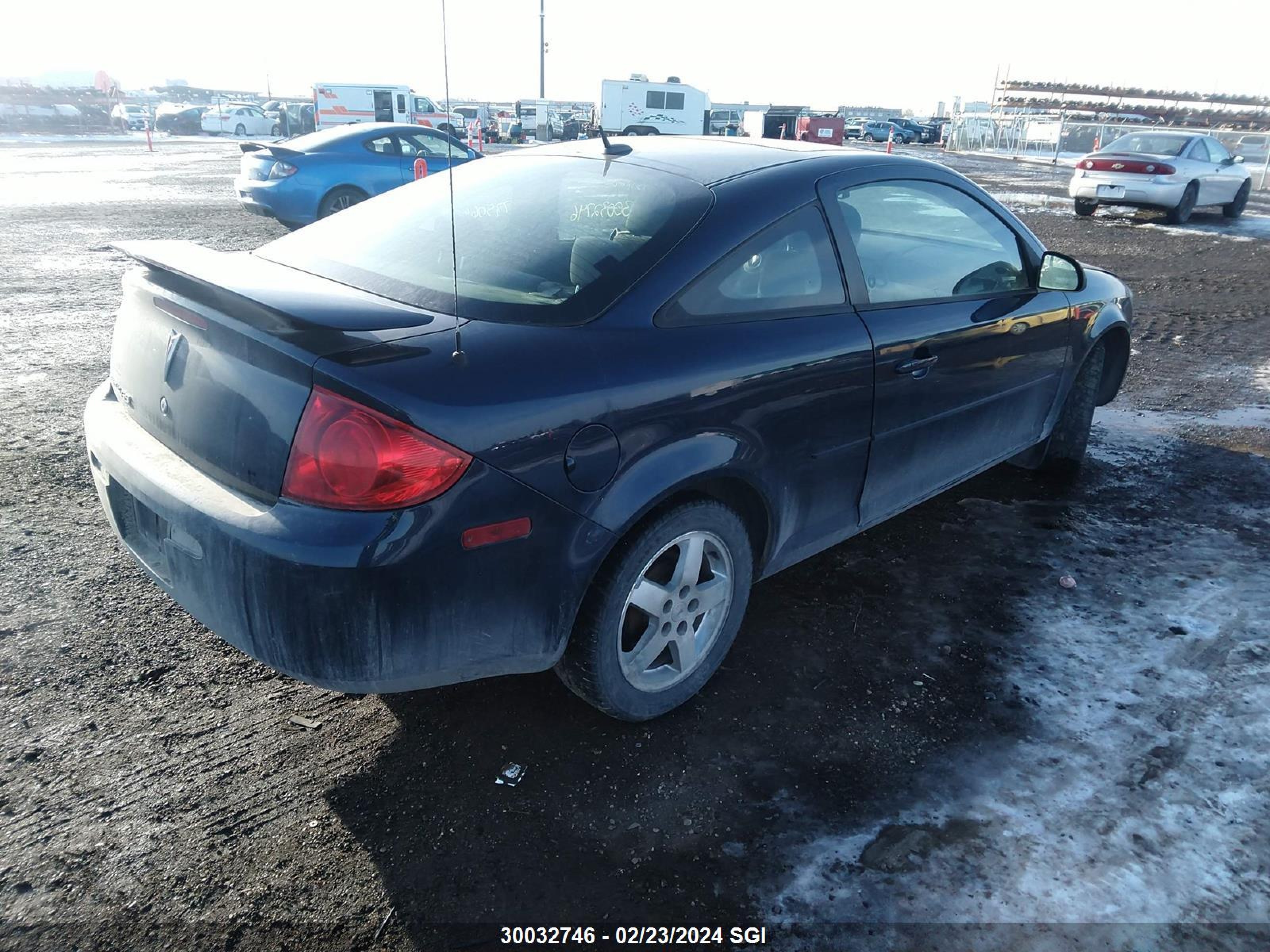 Photo 3 VIN: 1G2AD1F51A7114782 - PONTIAC G5 