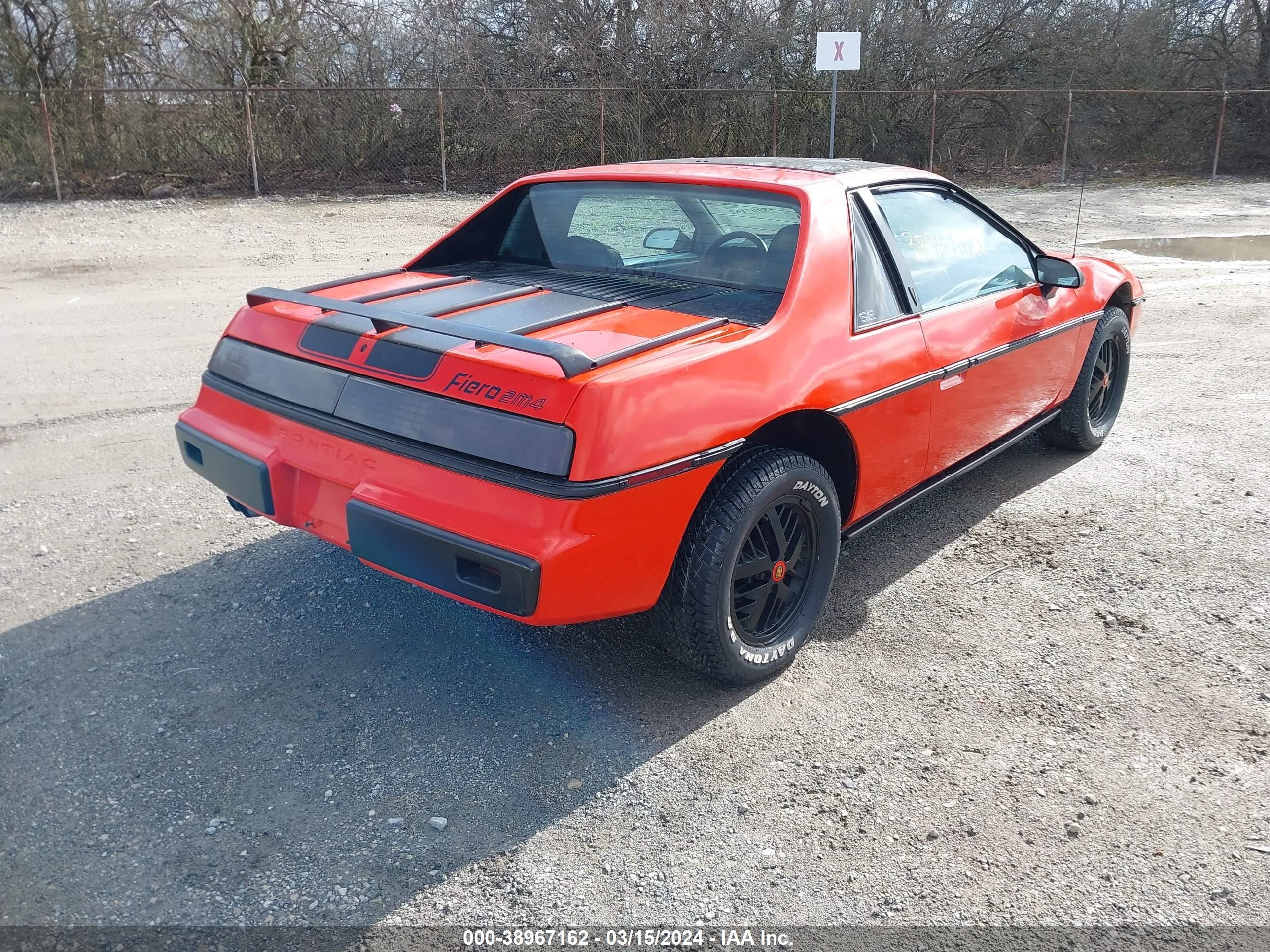 Photo 3 VIN: 1G2AF37R7EP308164 - PONTIAC FIERO 