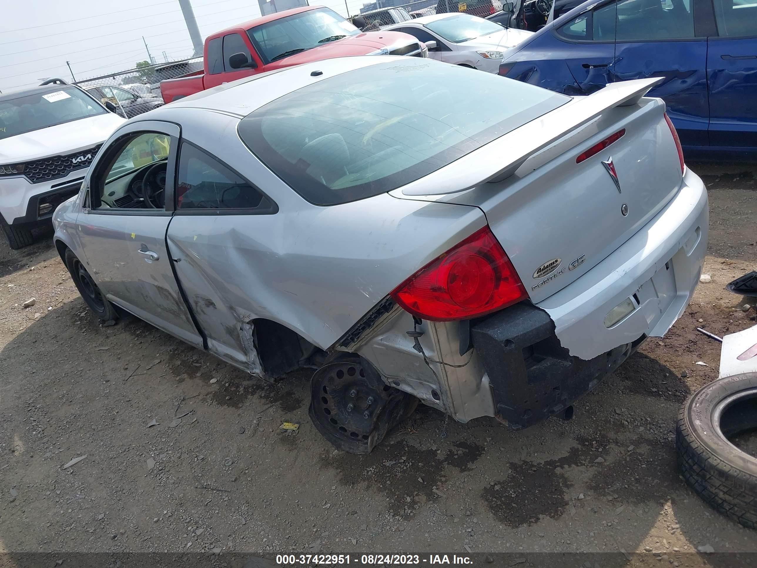 Photo 2 VIN: 1G2AL15F377367463 - PONTIAC G5 