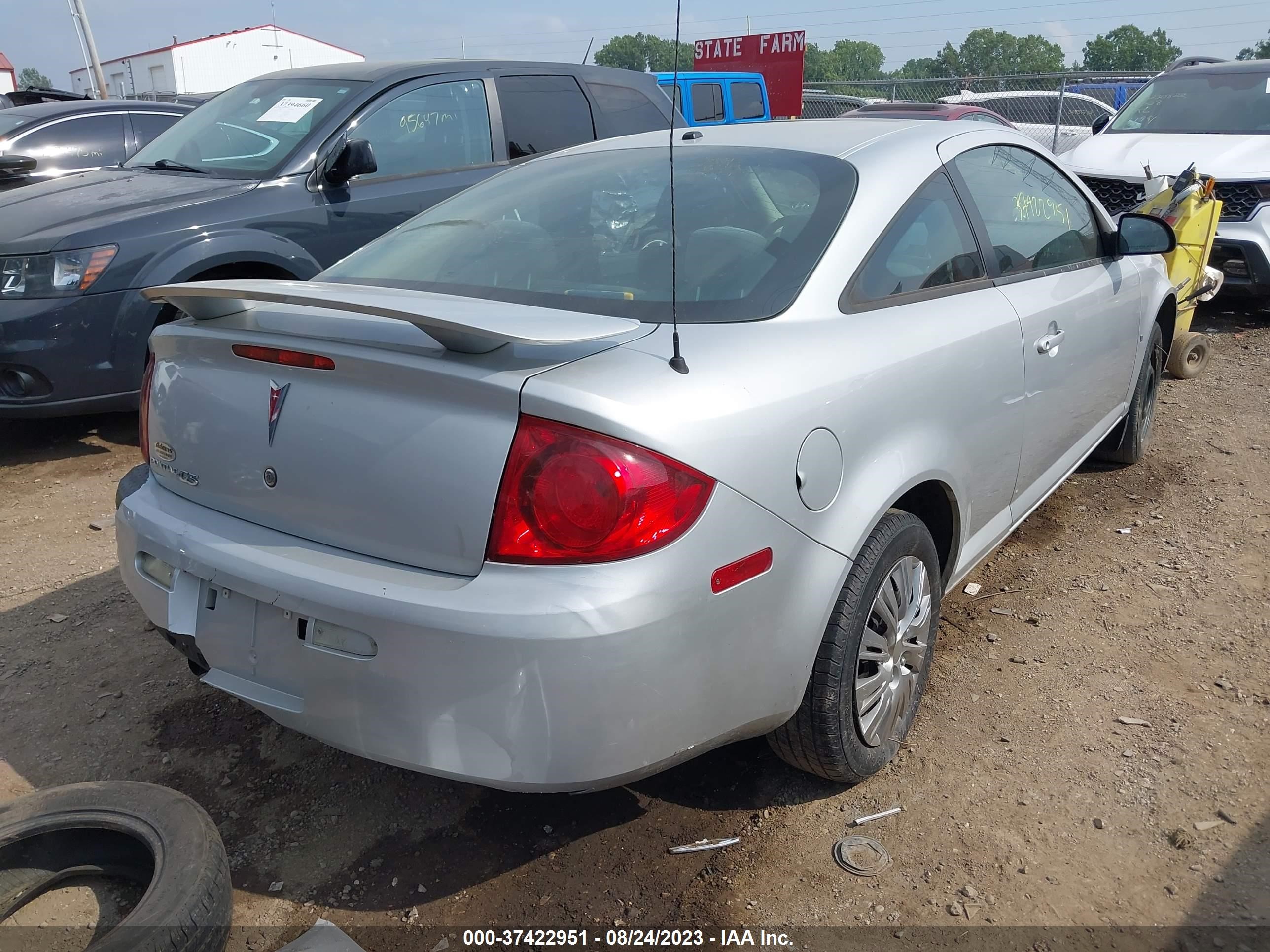 Photo 3 VIN: 1G2AL15F377367463 - PONTIAC G5 